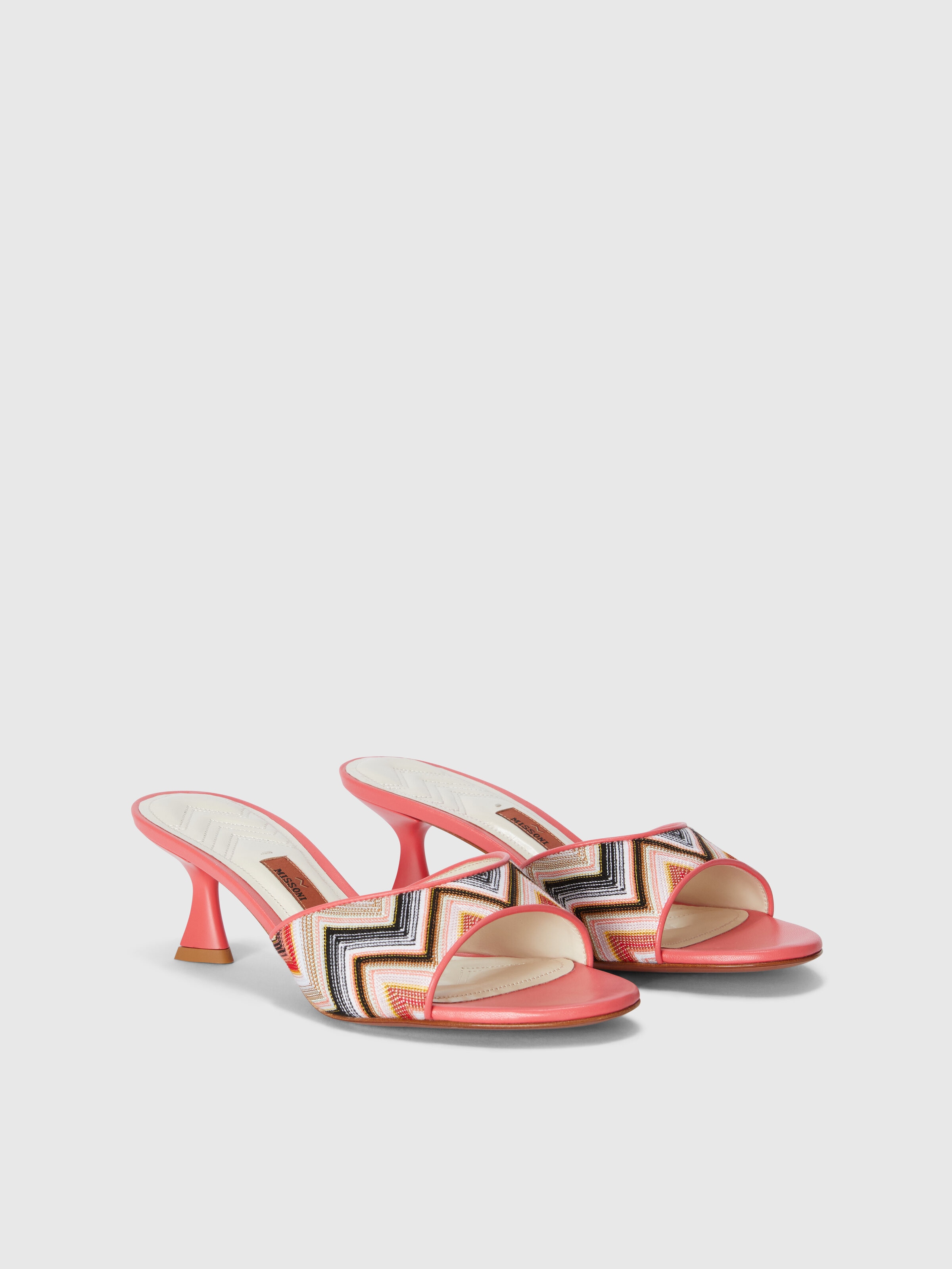 Sandalias con estampado chevron, tacón y ribetes de cuero, Rosa   - 1