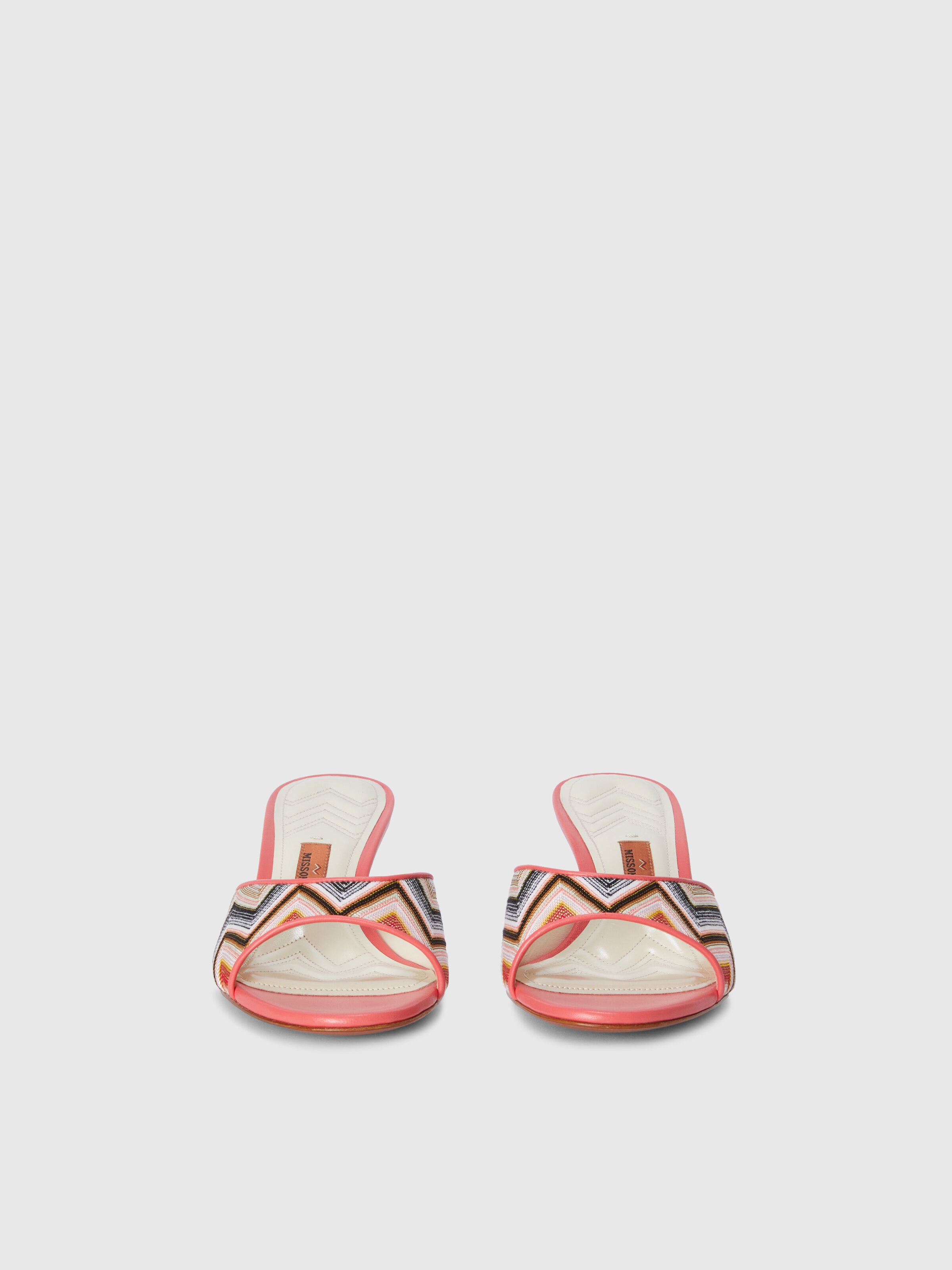 Sandalias con estampado chevron, tacón y ribetes de cuero, Rosa   - 2