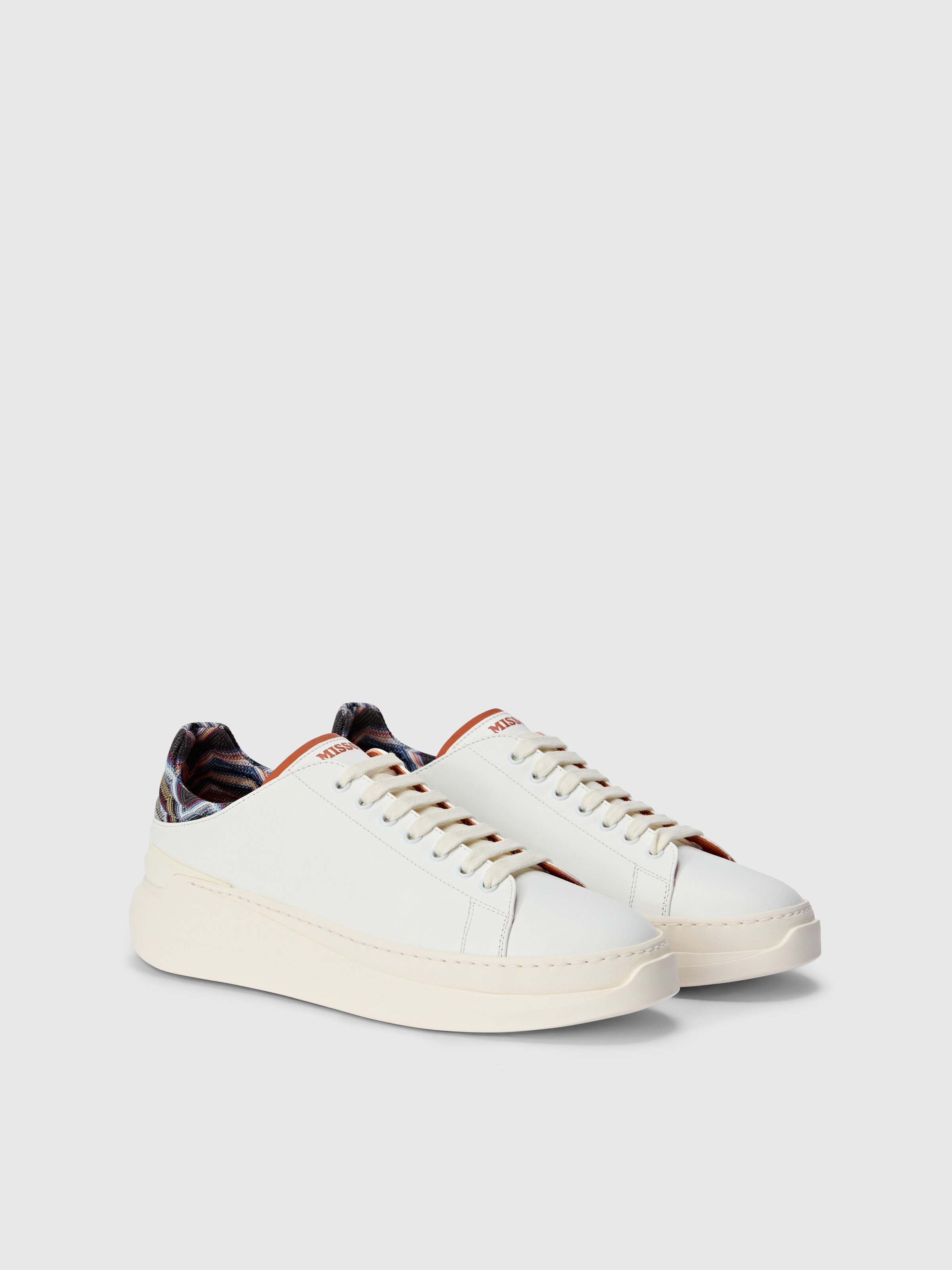 Zapatillas con inserto de tejido en zigzag y logotipo, Blanco & Marròn - 1