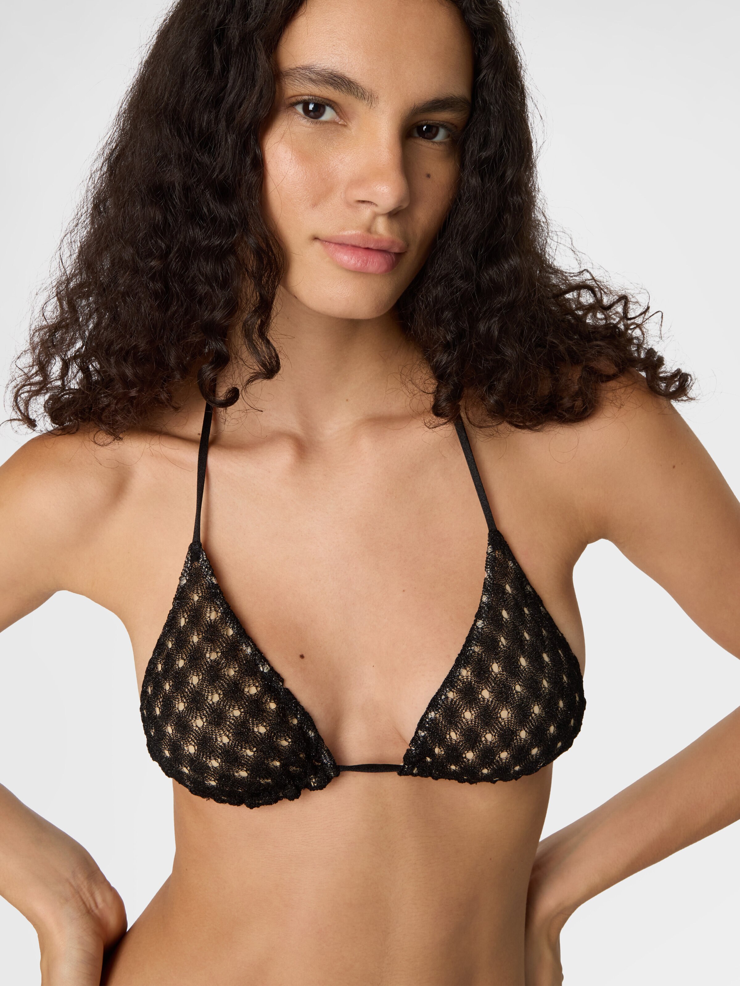 Bikini triangular de viscosa lamé con trabajo raschel, Negro - 3