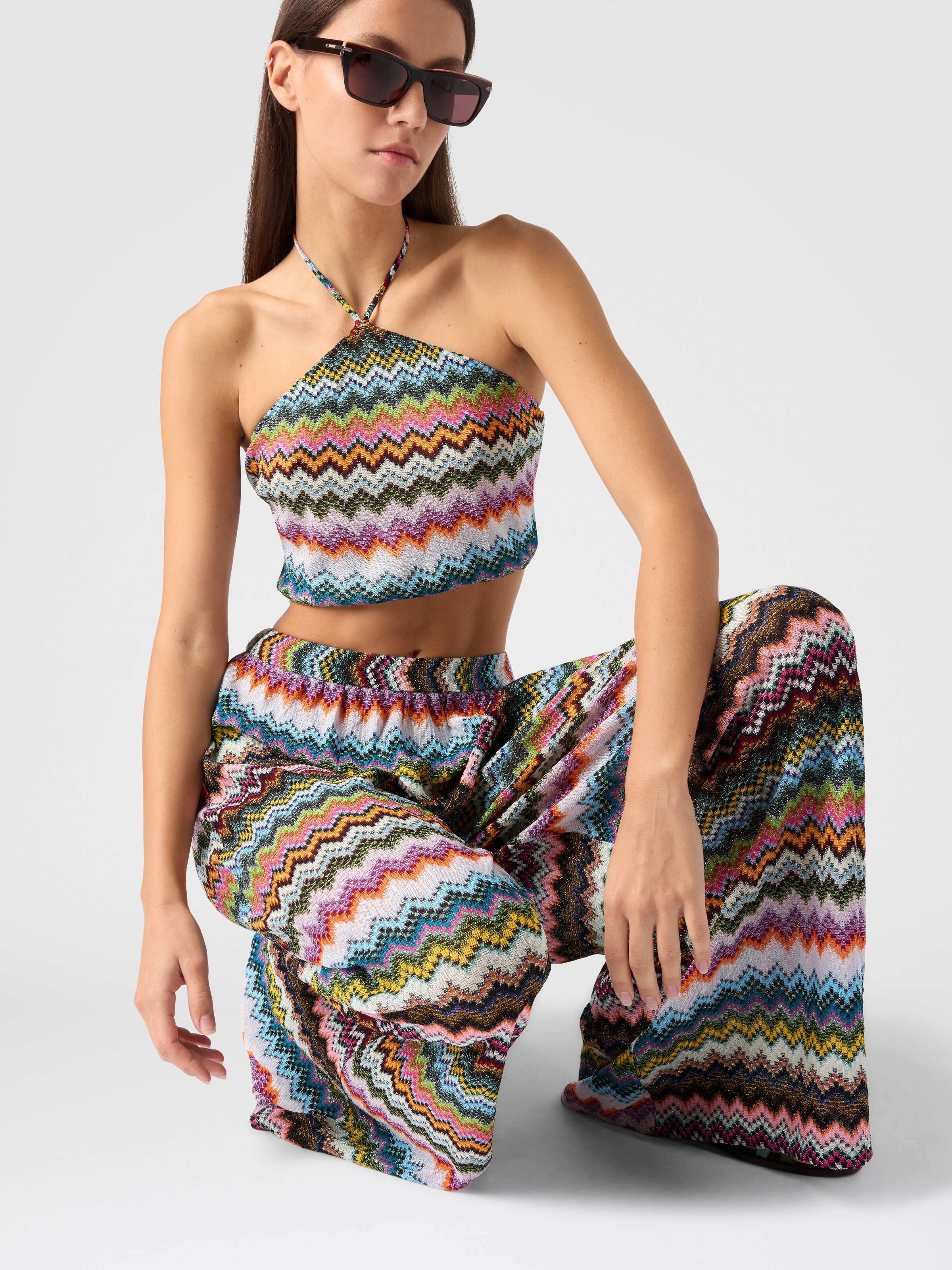 Top in lamé viscose with pixel-effect zigzag pattern and halter