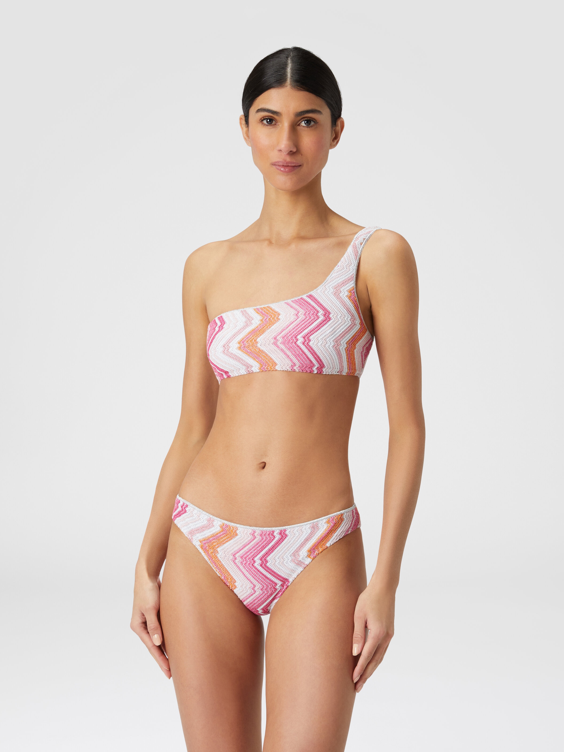 One-Shoulder-Bikini aus Viskosemischgewebe mit Chevronmuster und Lurex, Rosa   - 1