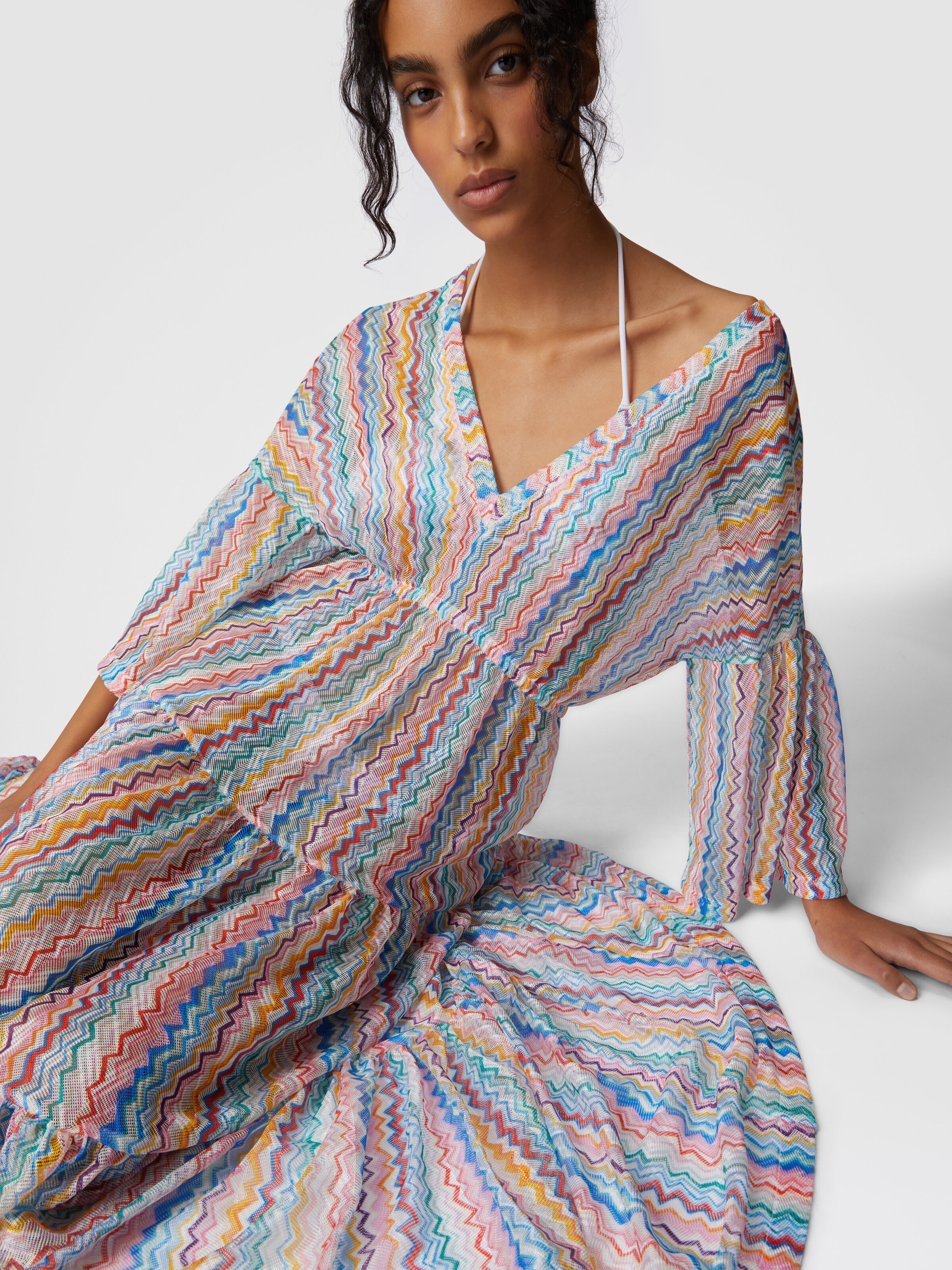 Long cover-up with V-neck, Multicoloured  - 4