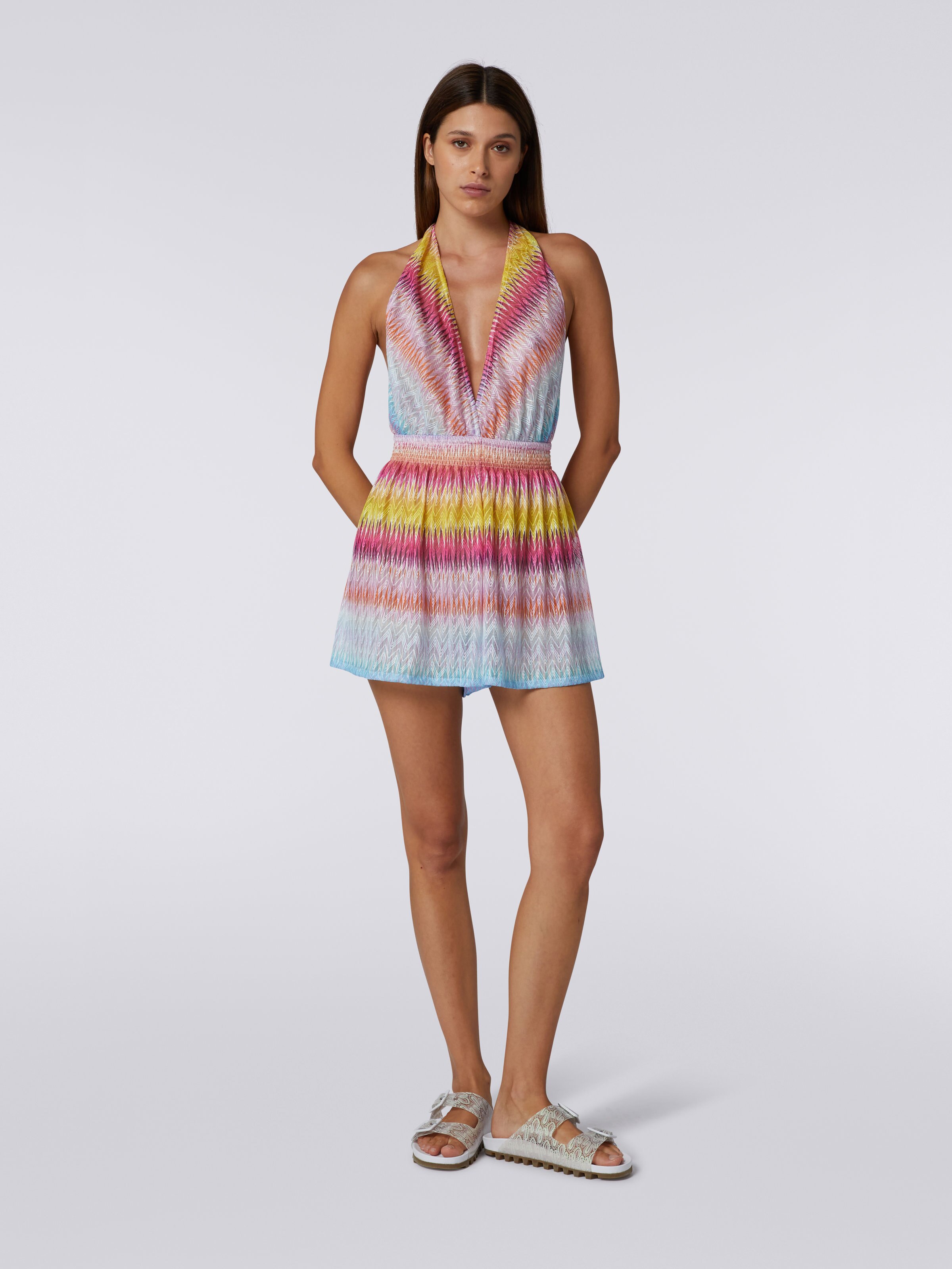 Kurzer Jumpsuit im Neckholder-Stil mit Zickzack-Print, Mehrfarbig  - 1