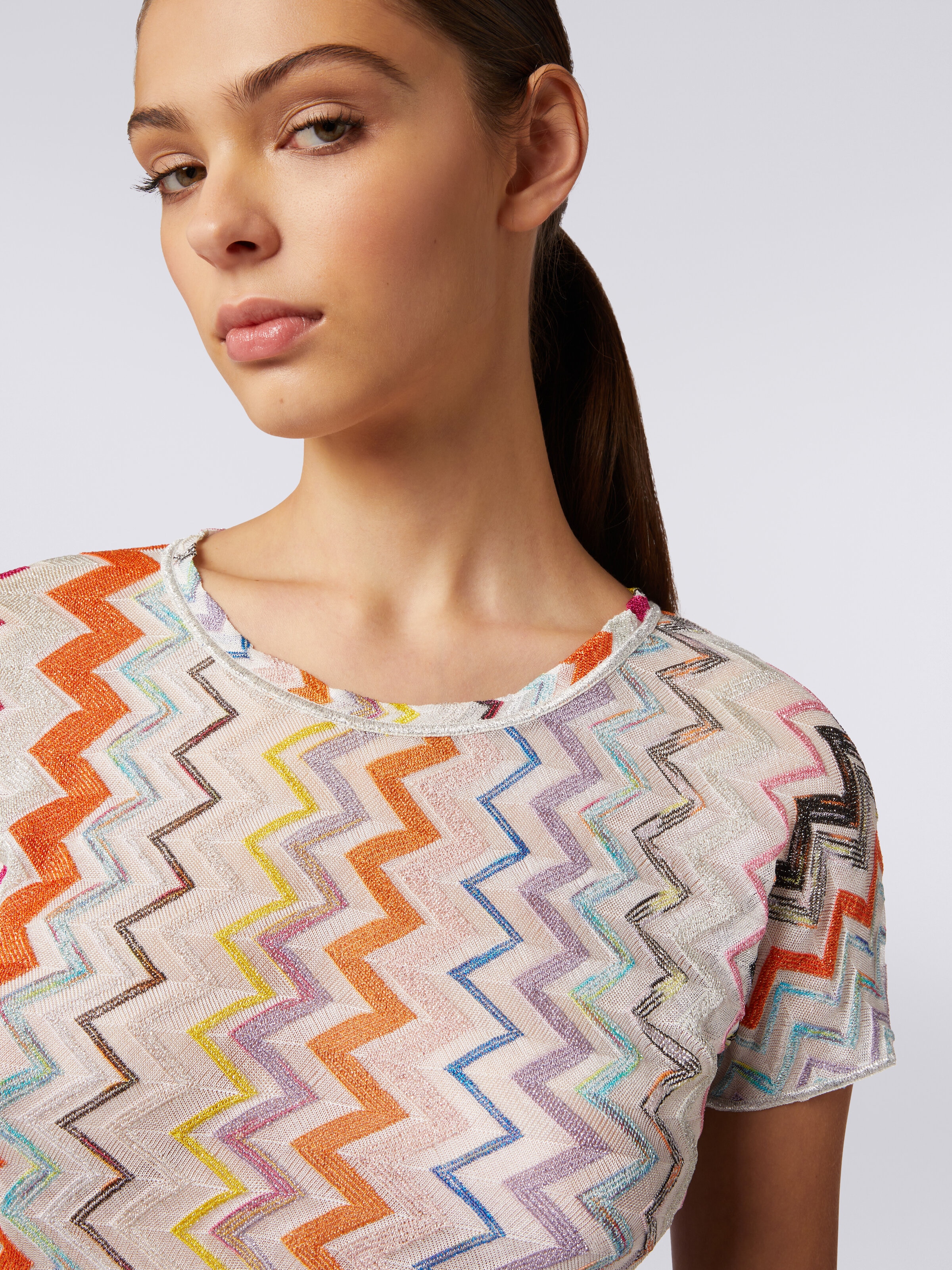Crop-Top aus Viskosemischgewebe mit Chevronmuster und Lurex, Mehrfarbig  - 4