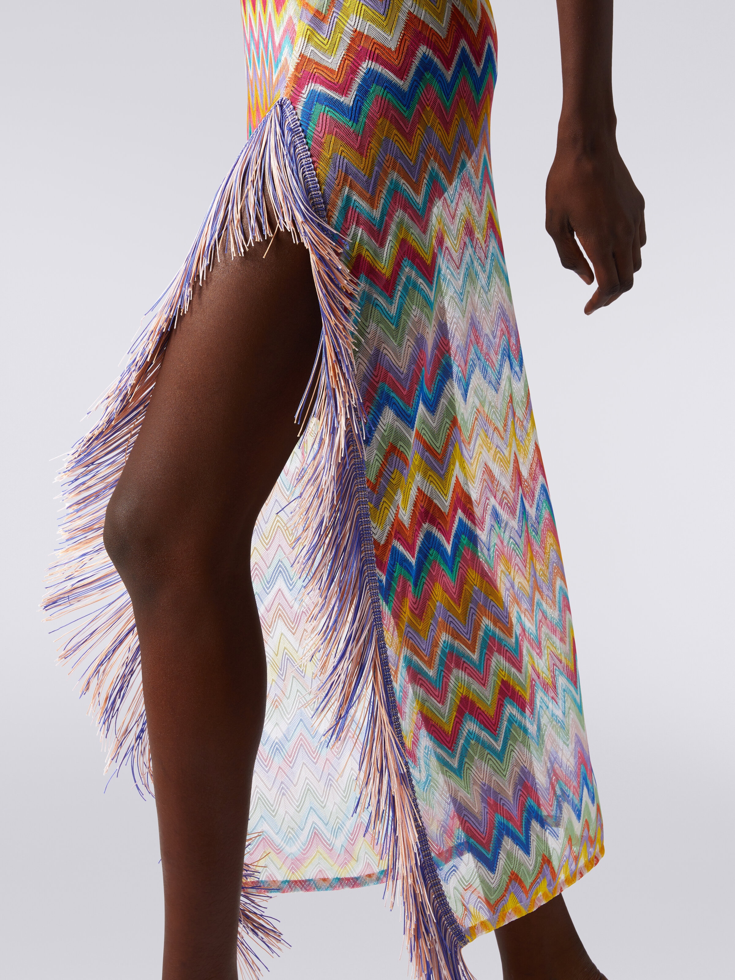 Long cover-up dress with zigzag print and fringes, Multicoloured  - 4