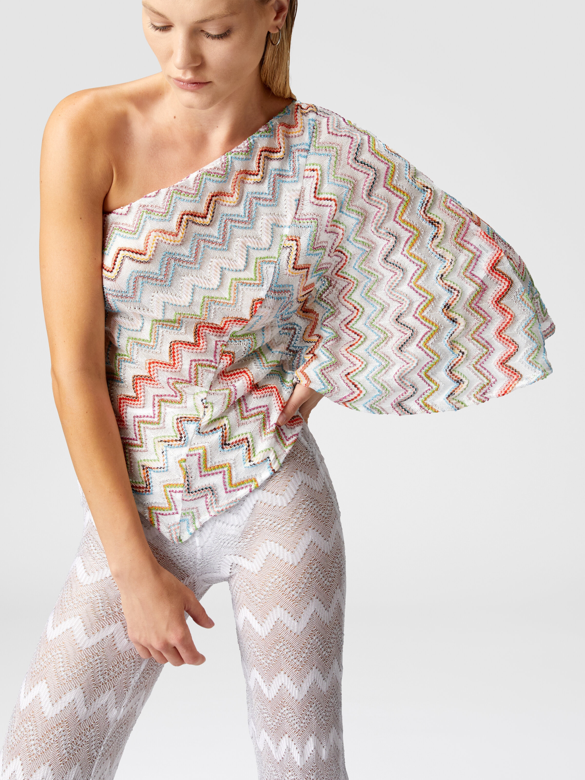 Top de un solo hombro con lamé 3D en zig zag y mangas anchas, Multicolor  - 3