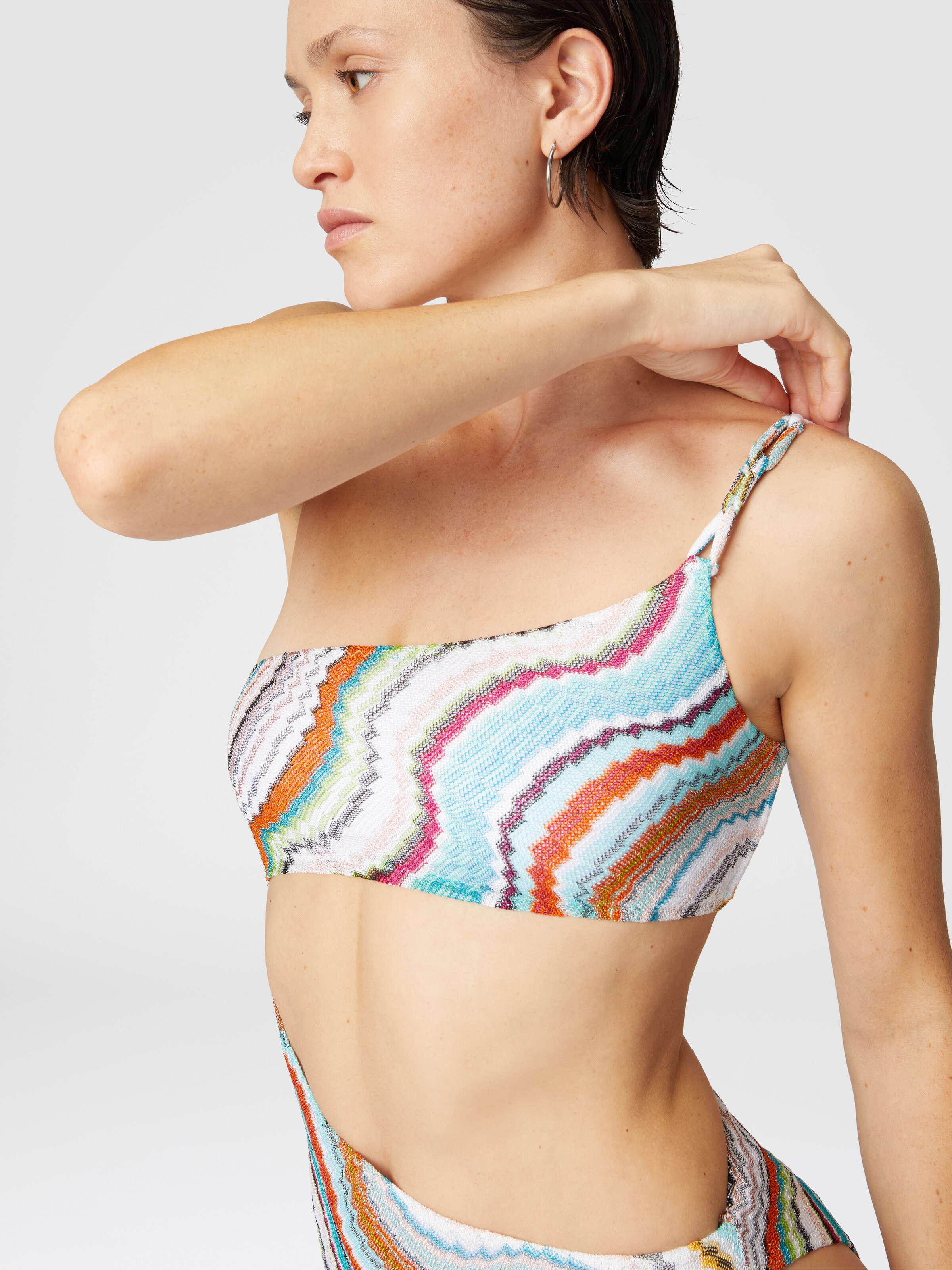 One-shoulder one-piece swimsuit with lamé wave motif and cut-out detail, Multicoloured  - 4