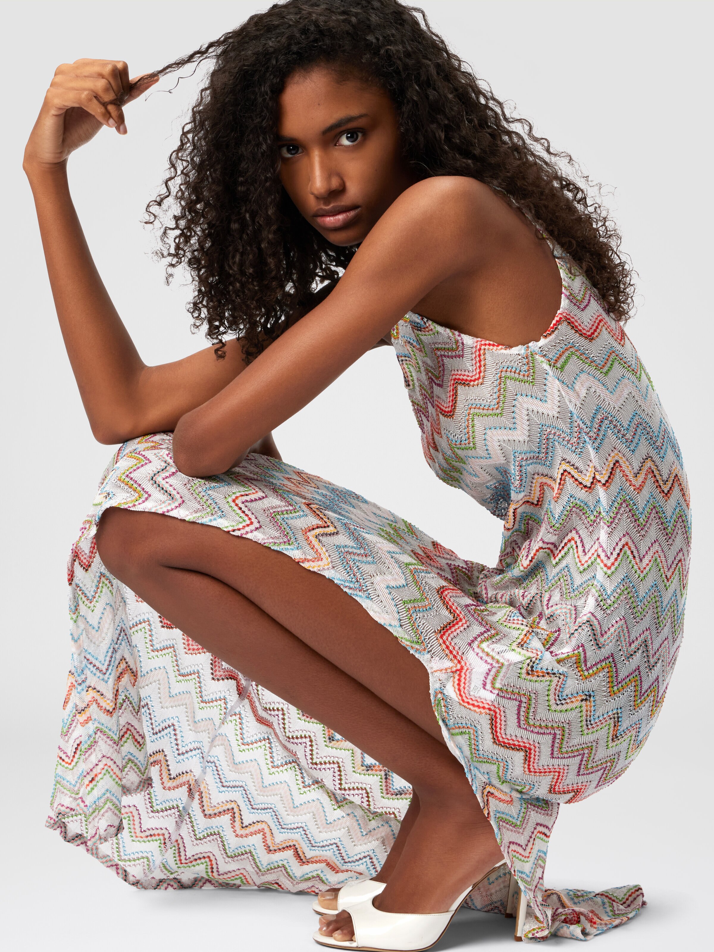 Long one-shoulder dress with 3D zig zag lamé, Multicoloured  - 4