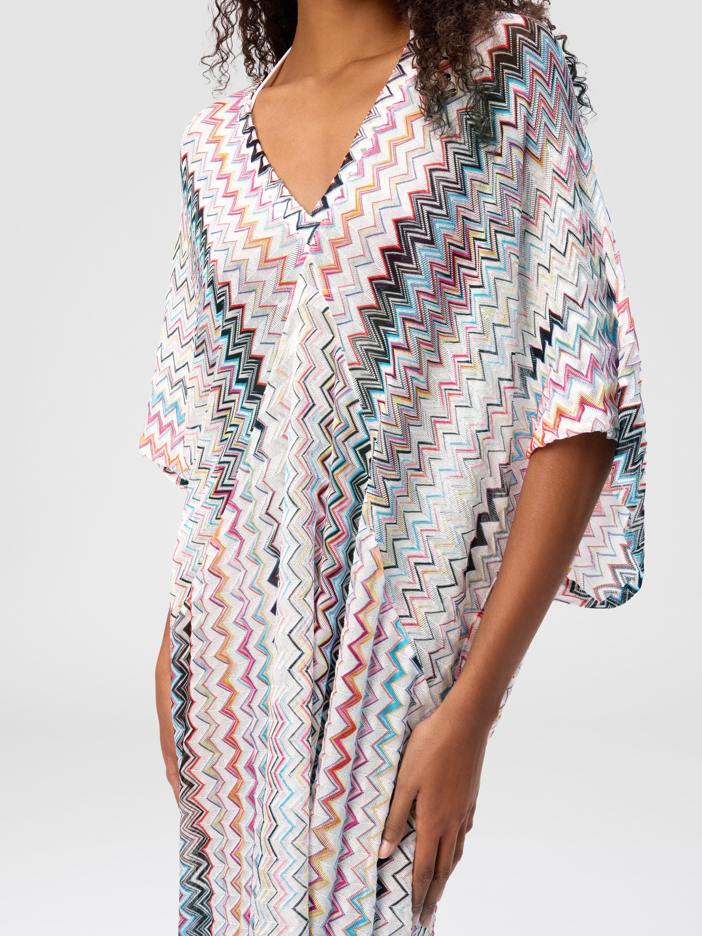 Long caftan with V-neck, Multicoloured  - 3
