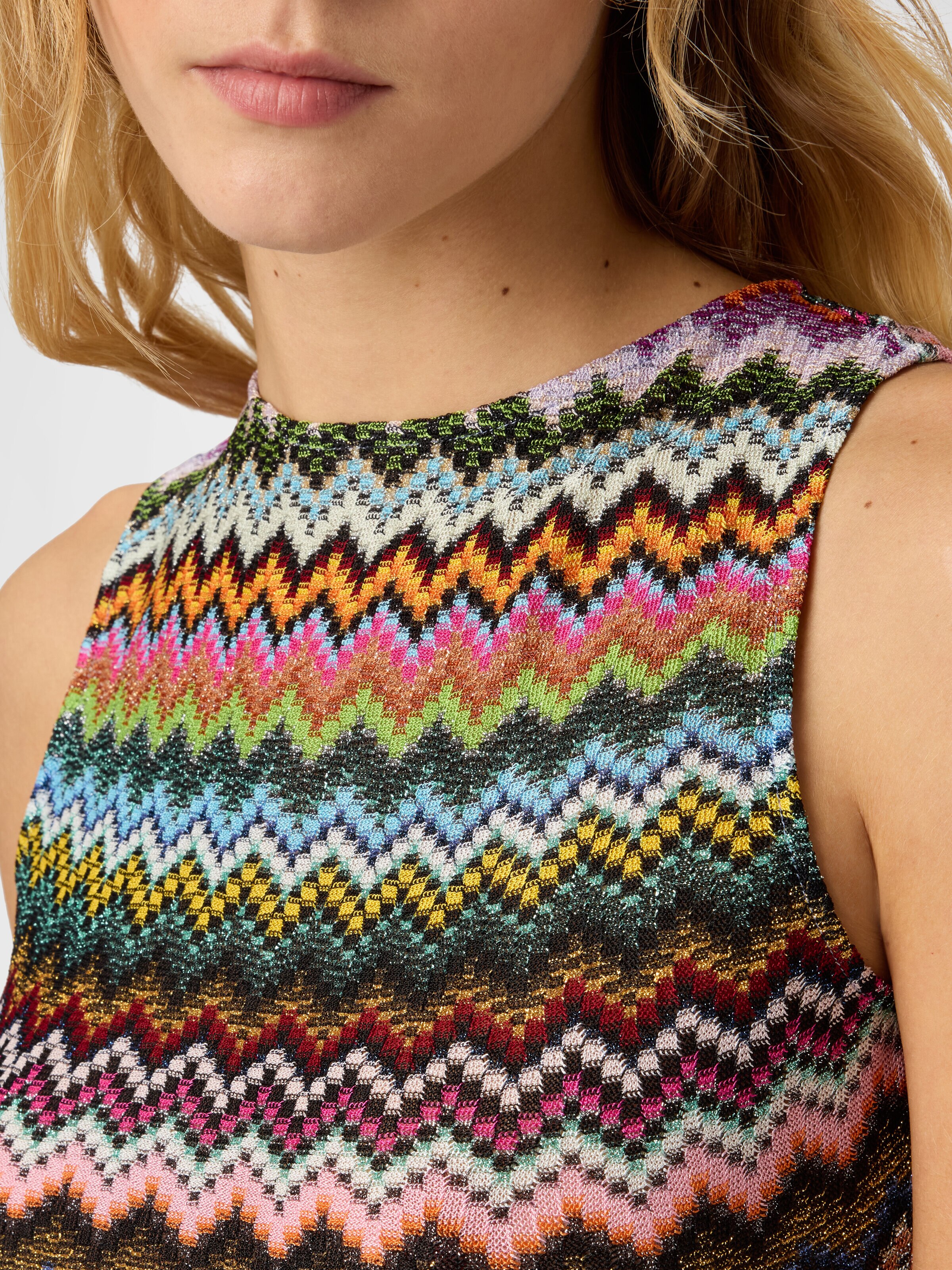 Short cover-up in lamé viscose with pixel-effect zigzag motif, Black & Multicoloured - 4