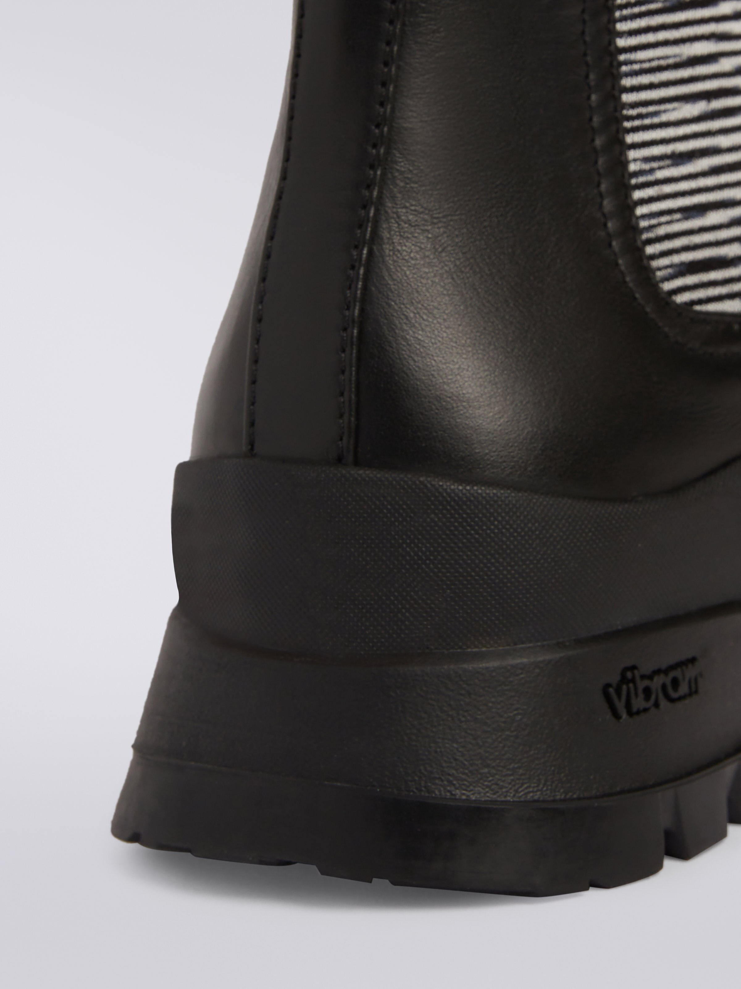 Bottines en cuir avec détails flammés, Noir    - 3