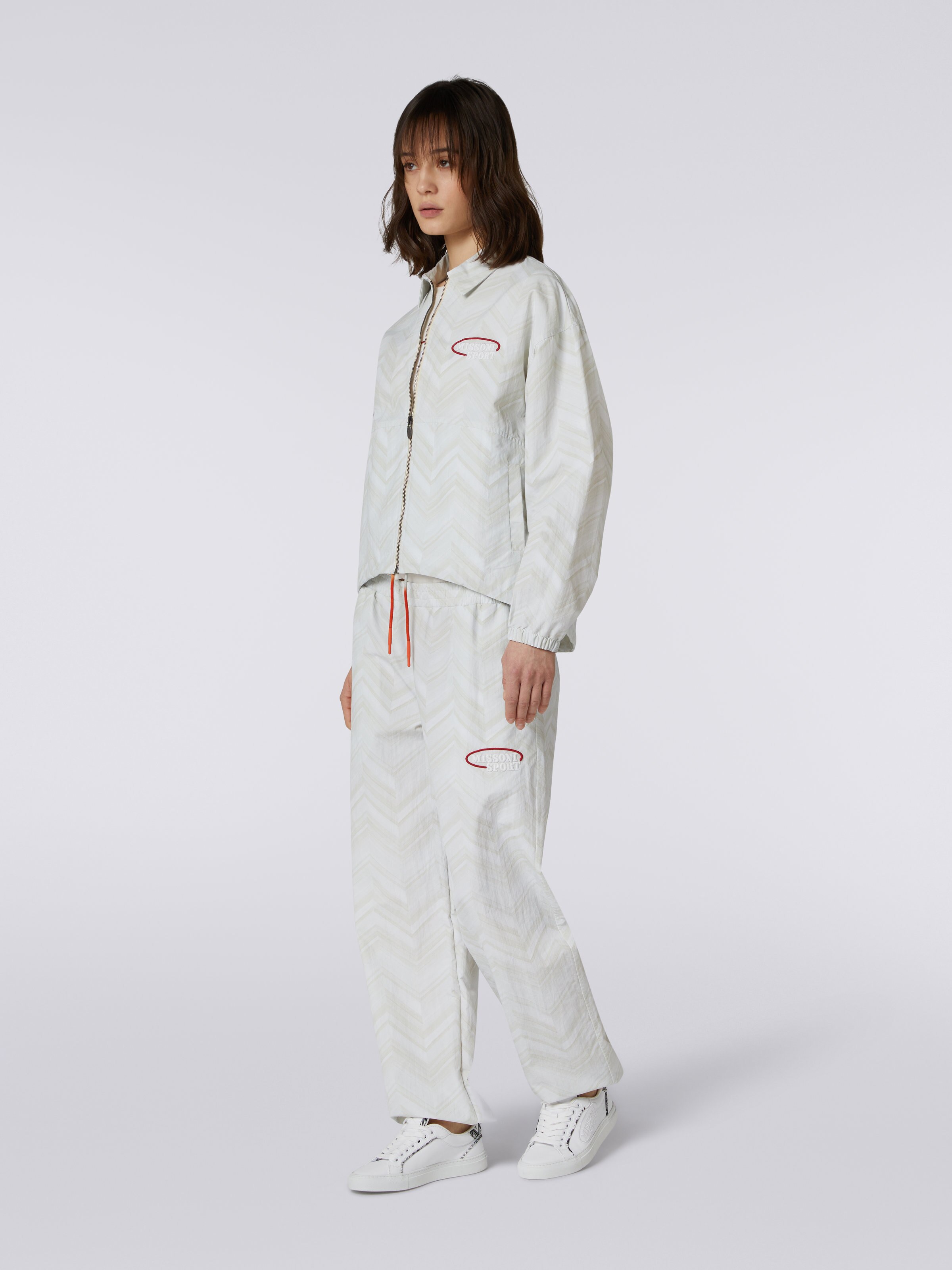 Windbreaker in nylon chevron, White  - 2