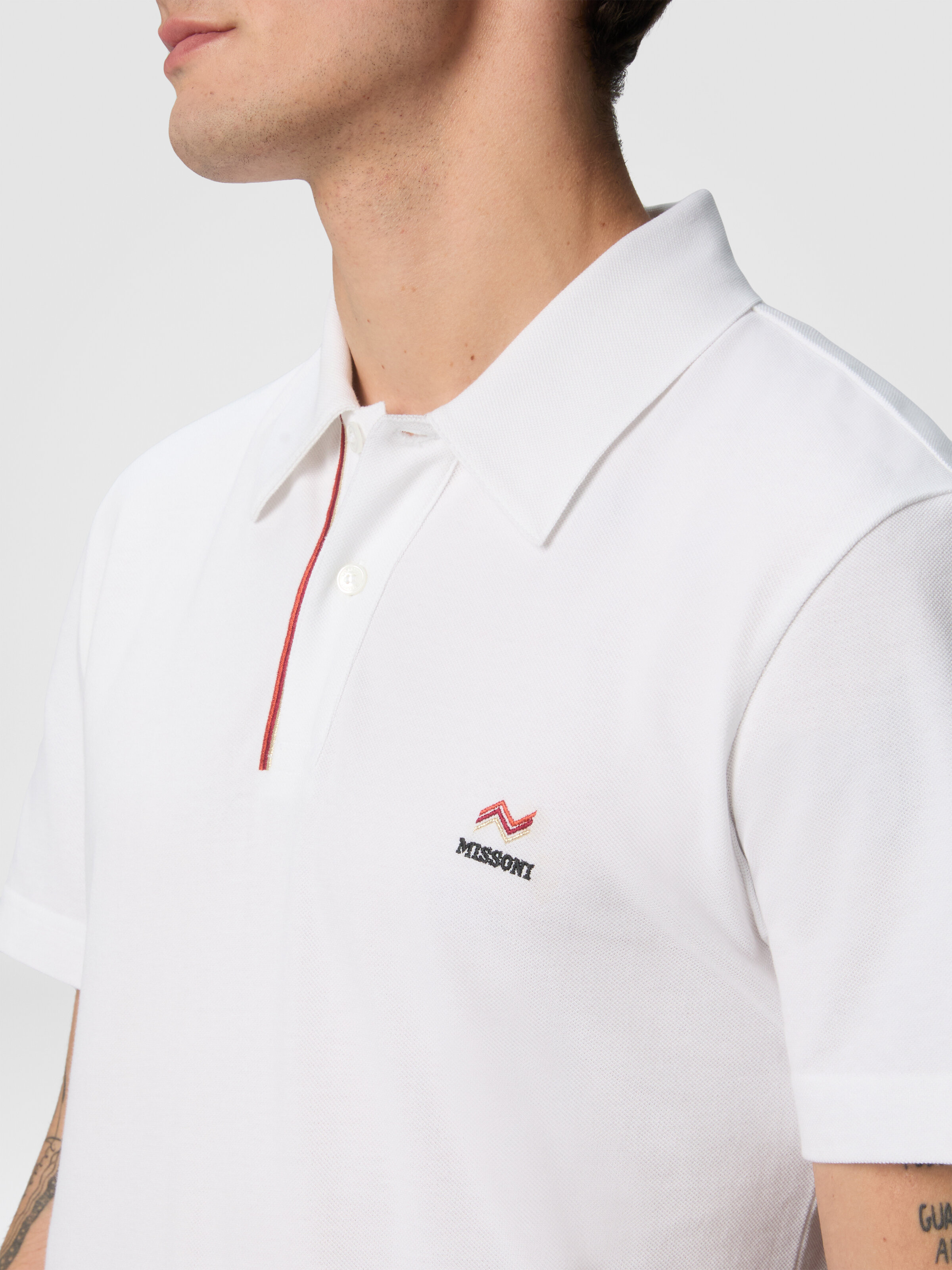 Solid color cotton piqué polo shirt with zigzag embroidery and contrasting detail, White  - 4