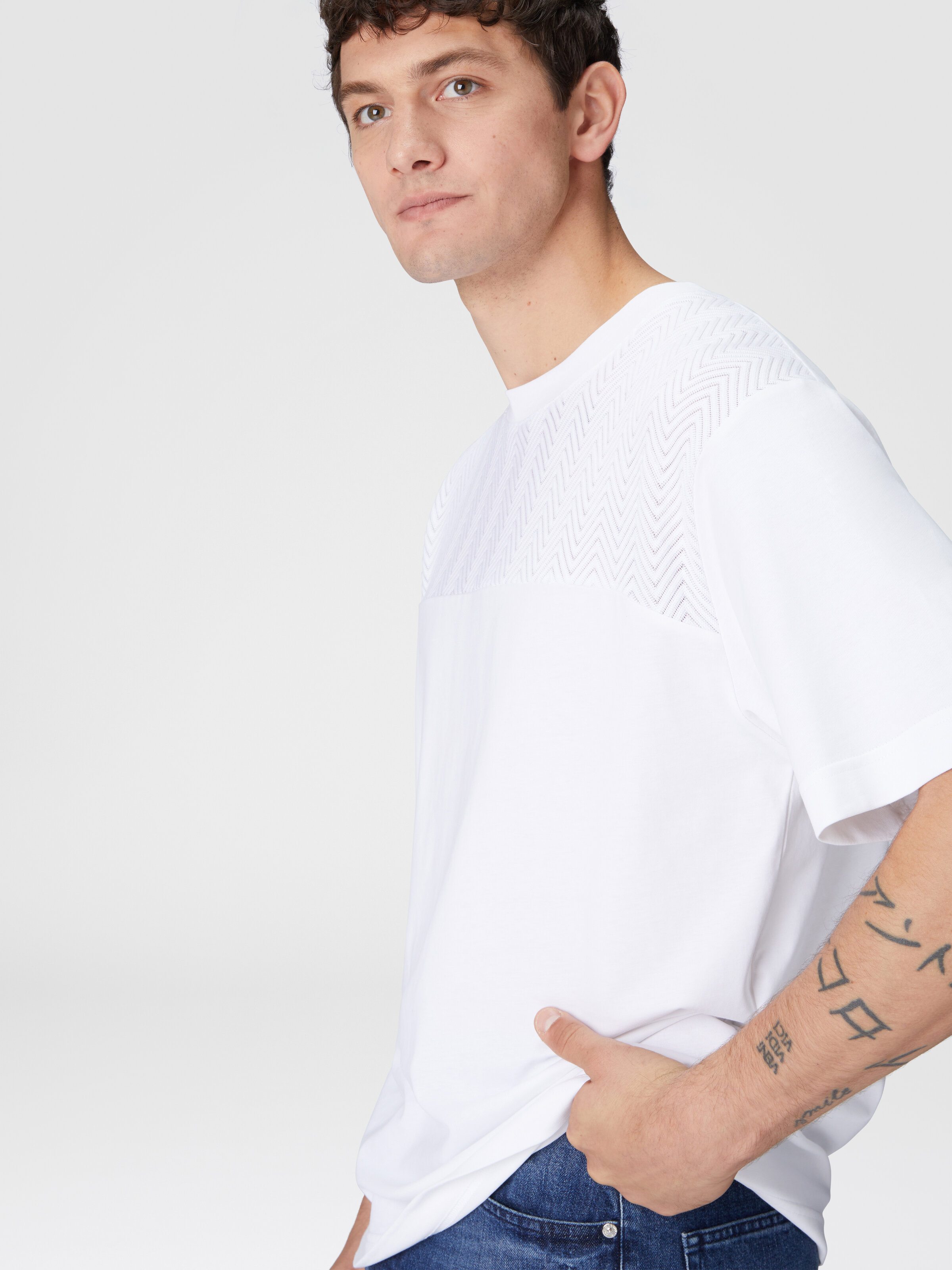 T-shirt ras du cou en coton avec empiècement en zigzag ton sur ton, Blanc  - 3