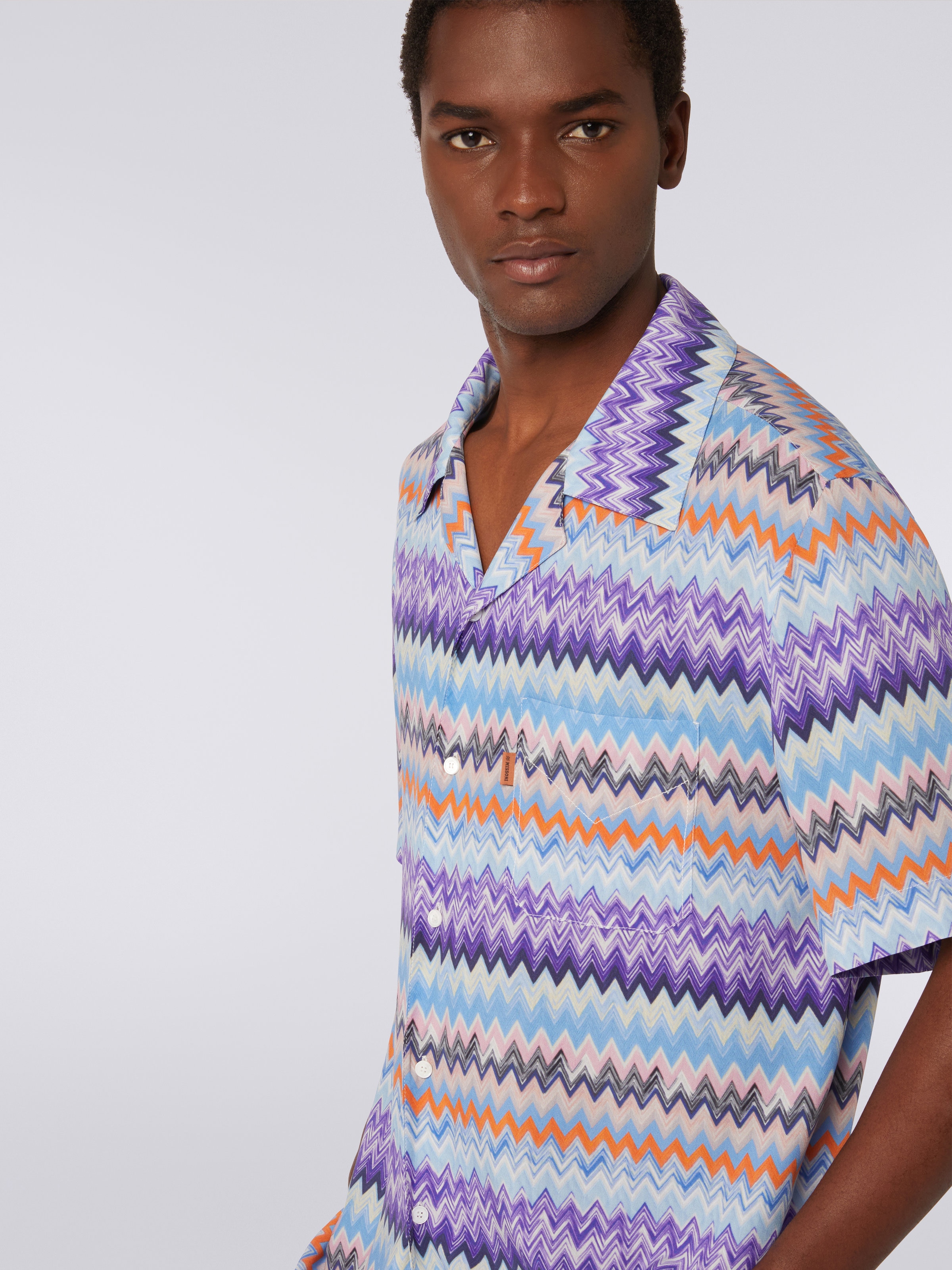 Camicia a maniche corte modello bowling in viscosa chevron, Blu - 4