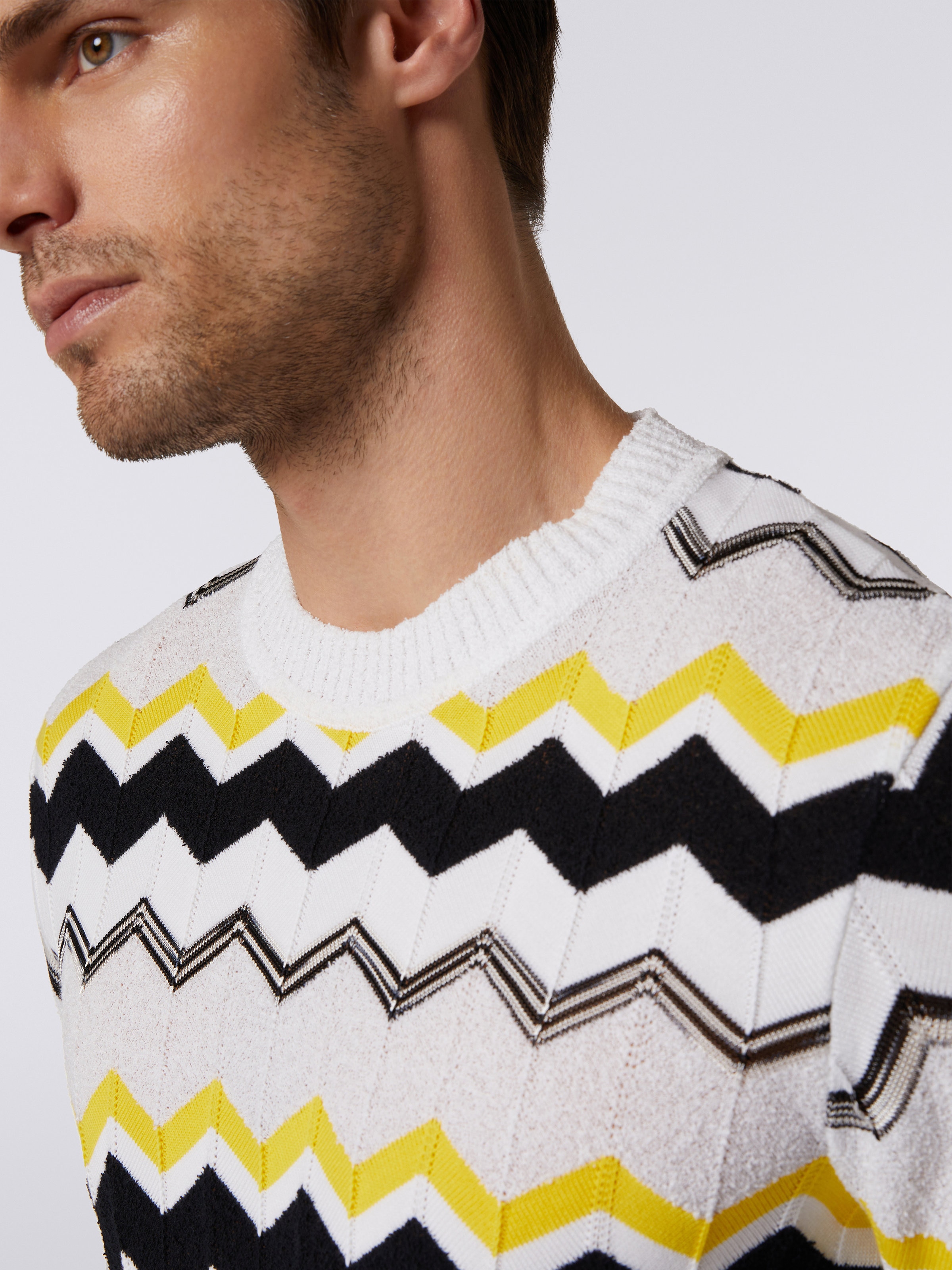 Short-sleeved crew-neck T-shirt in chevron cotton knit, White, Beige & Yellow - 4