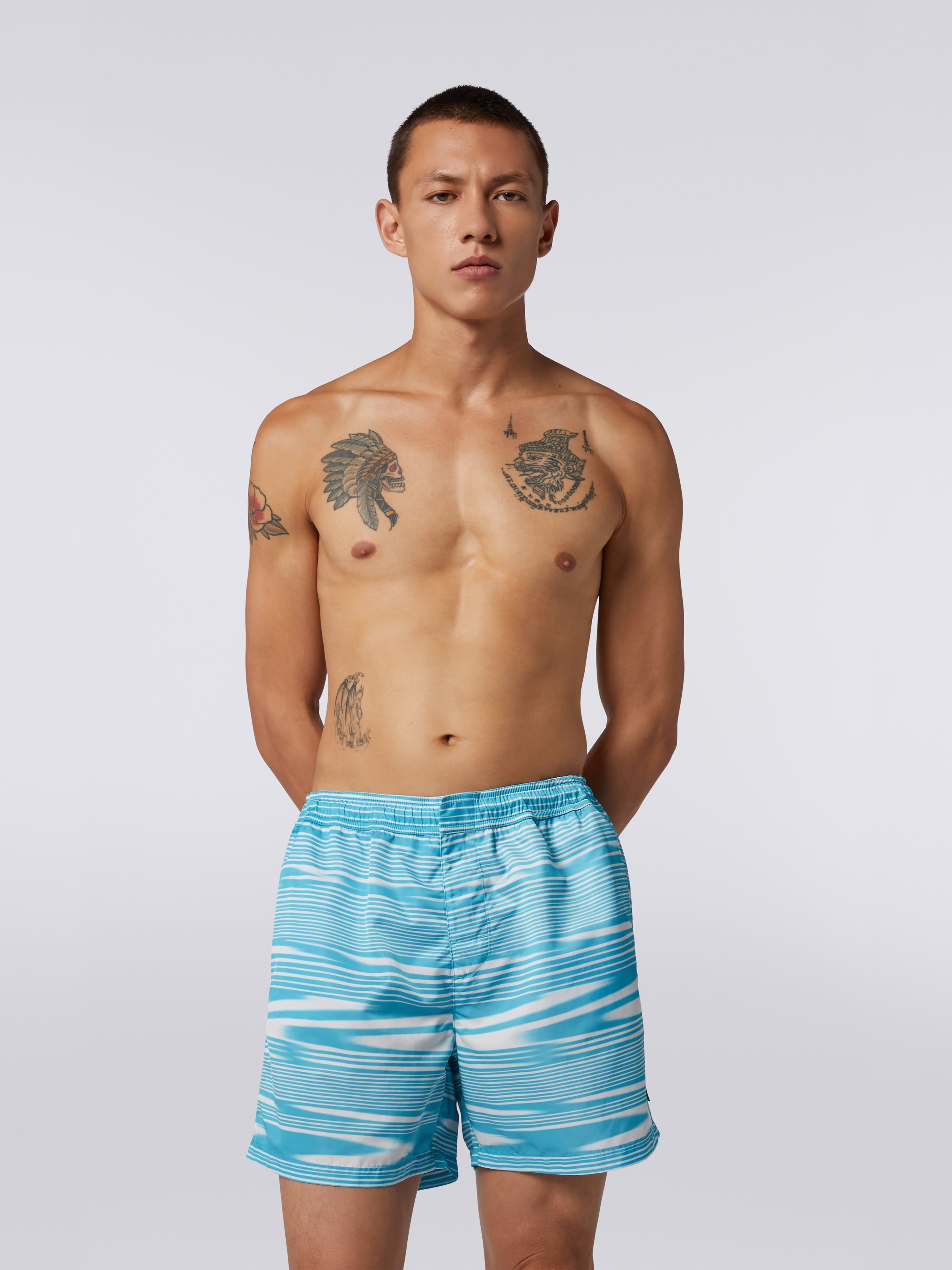 Short de bain en nylon avec motif bicolore flammé, Blanc & Bleu Clair - 1