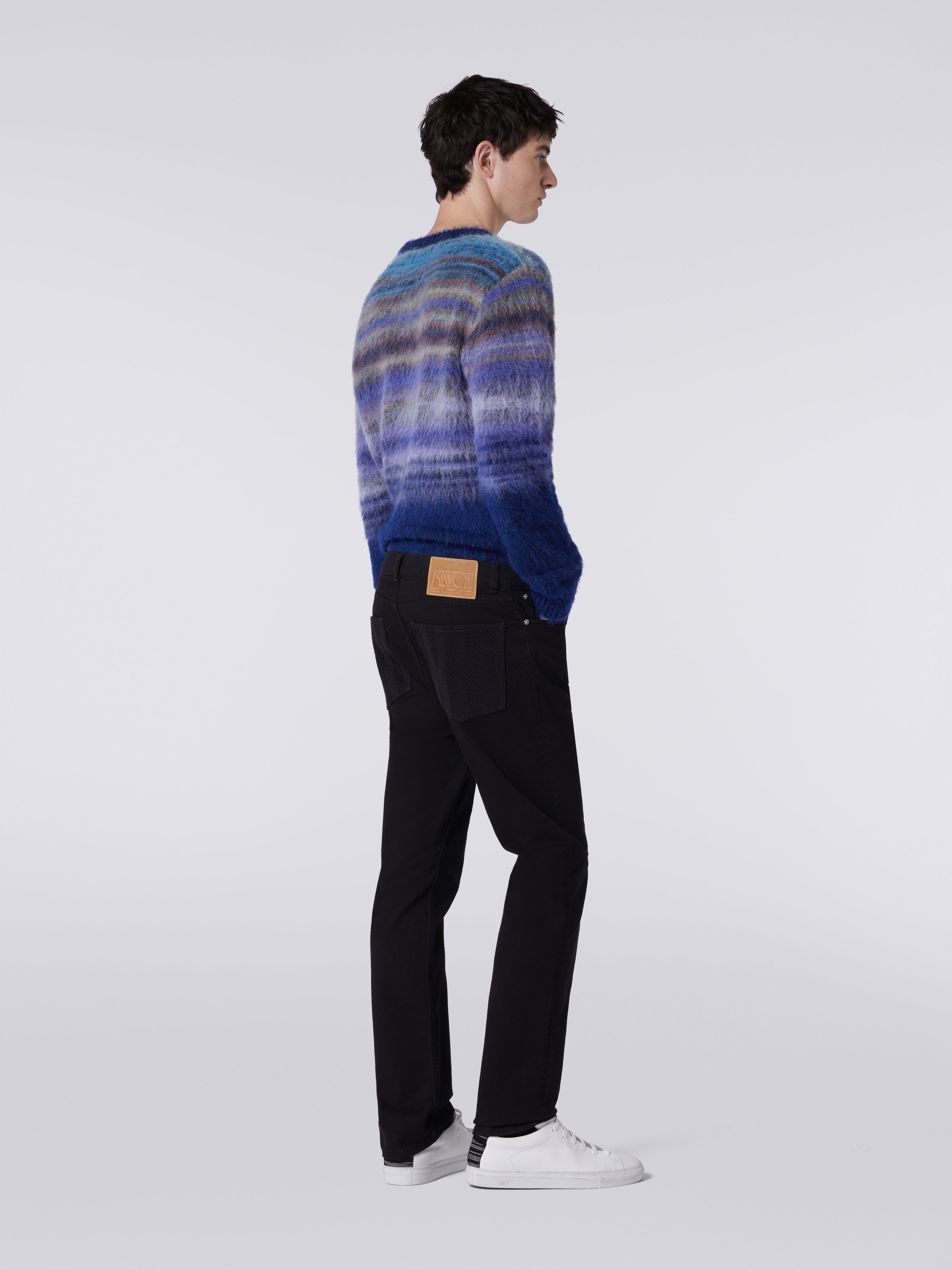 Cinque tasche in denim con inserti chevron, Nero    - 3