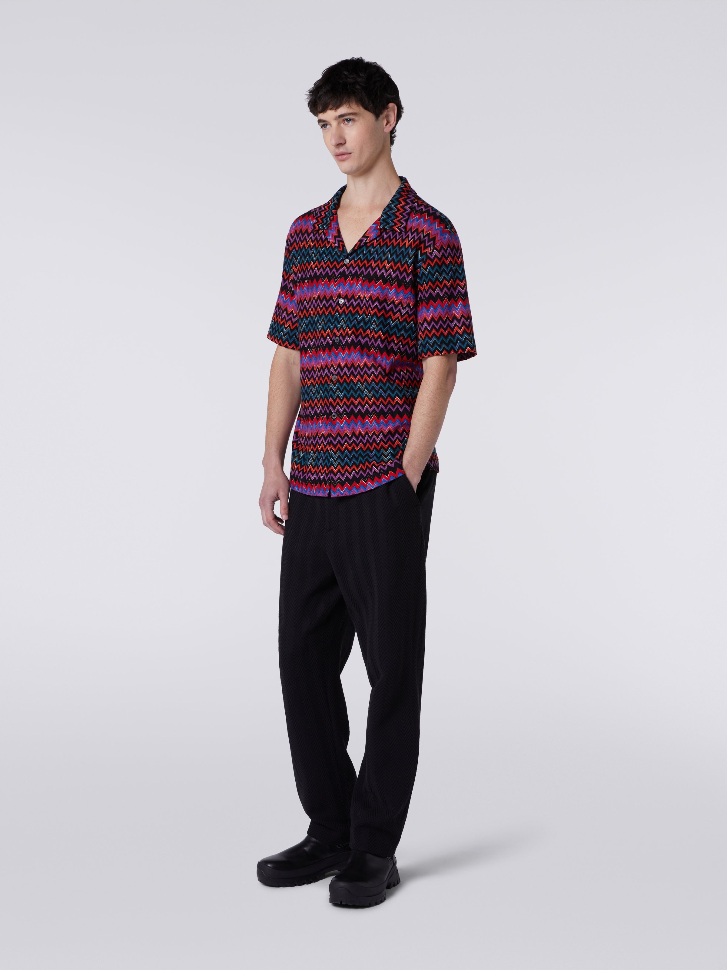 Camicia modello bowling a maniche corte in cotone e viscosa zig zag, Nero    - 2