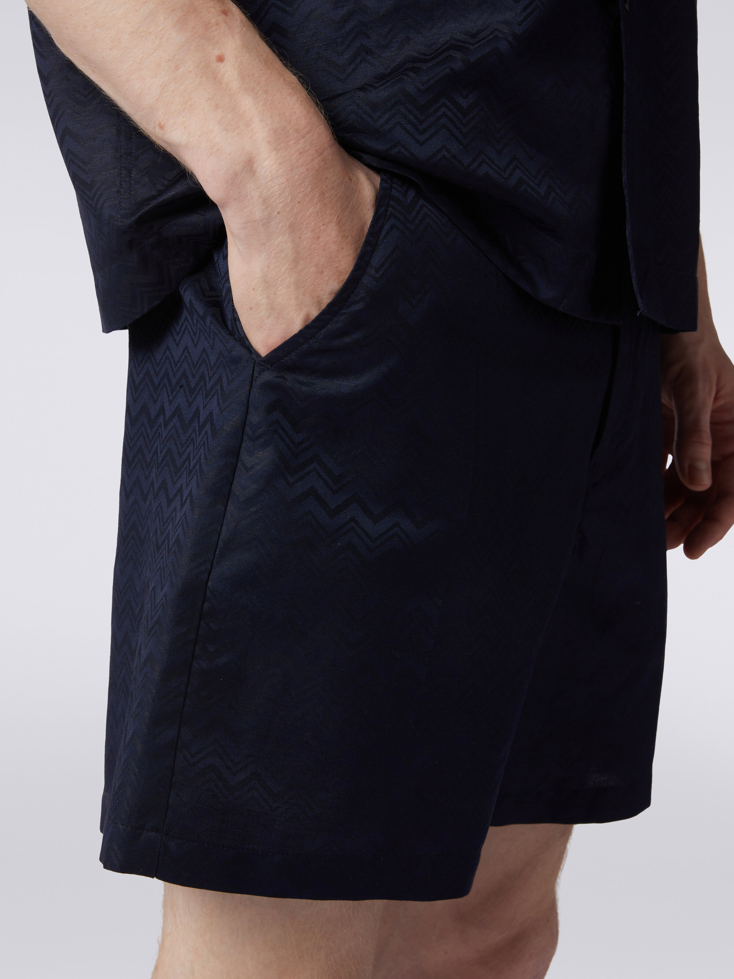 Bermuda shorts in cotton blend with zigzag pattern, Dark Blue - 4