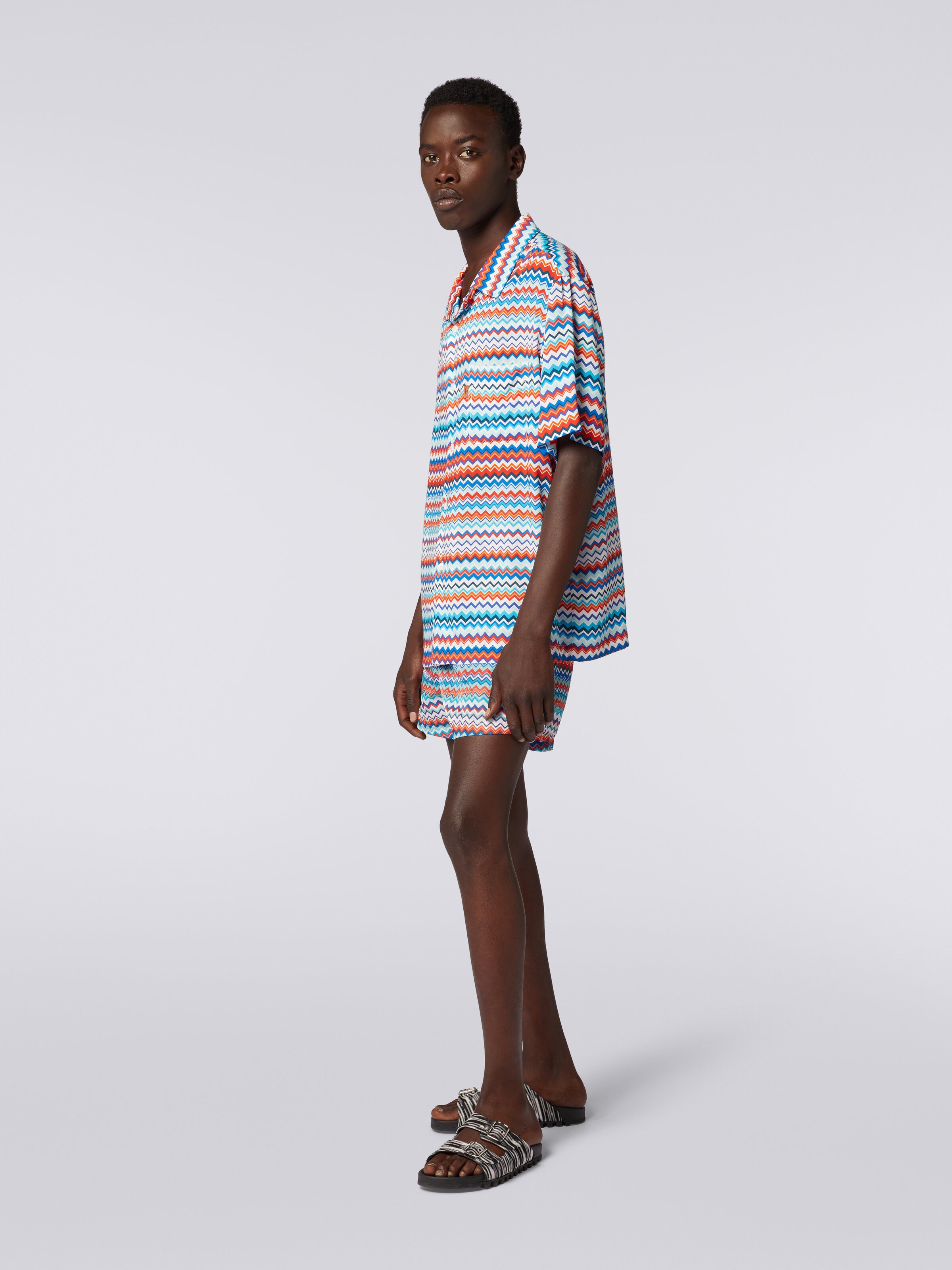 Short-sleeved bowling shirt in zigzag viscose, Multicoloured  - 2