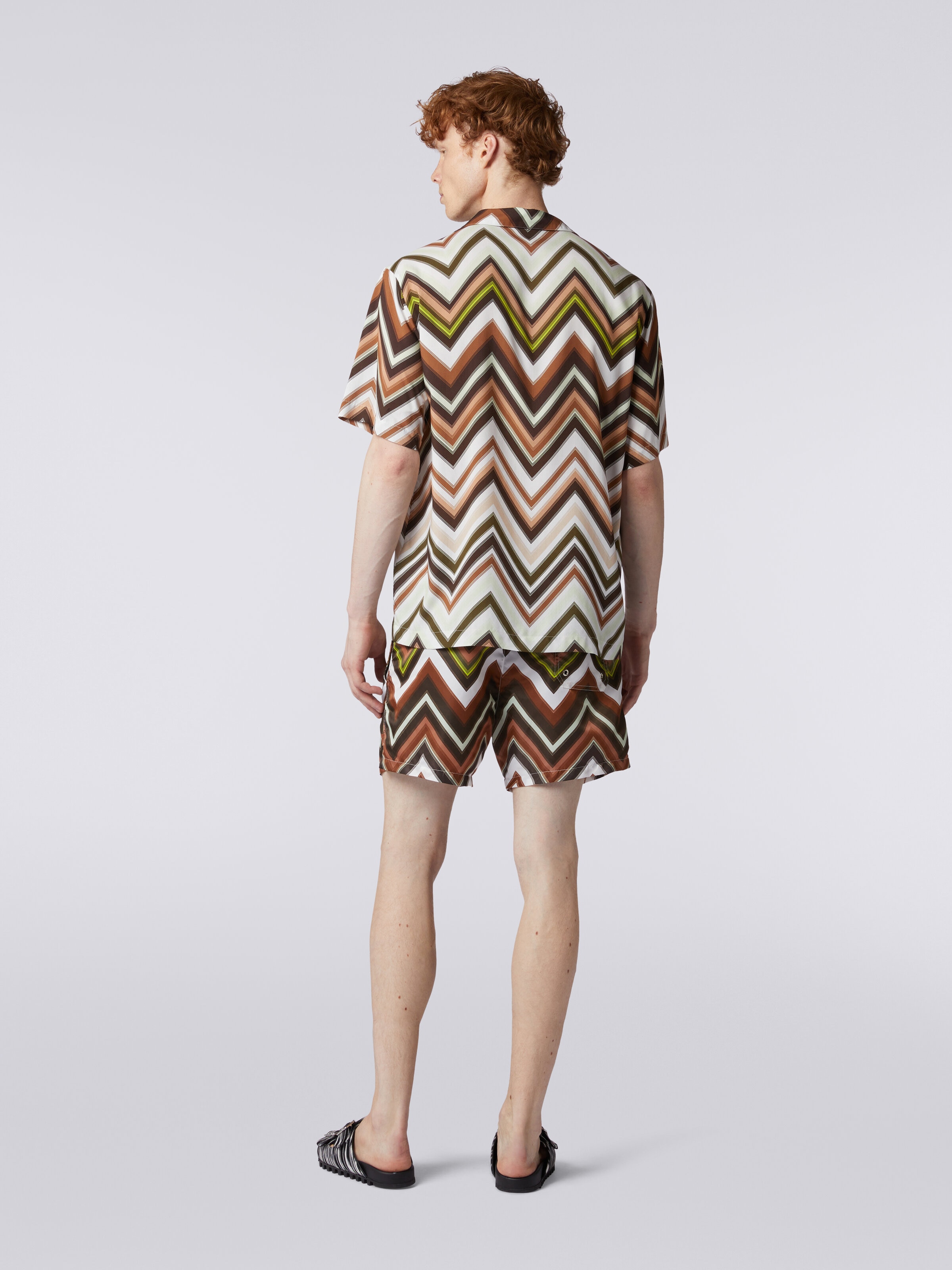 Short-sleeved shirt in viscose with chevron print, Multicoloured  - 3