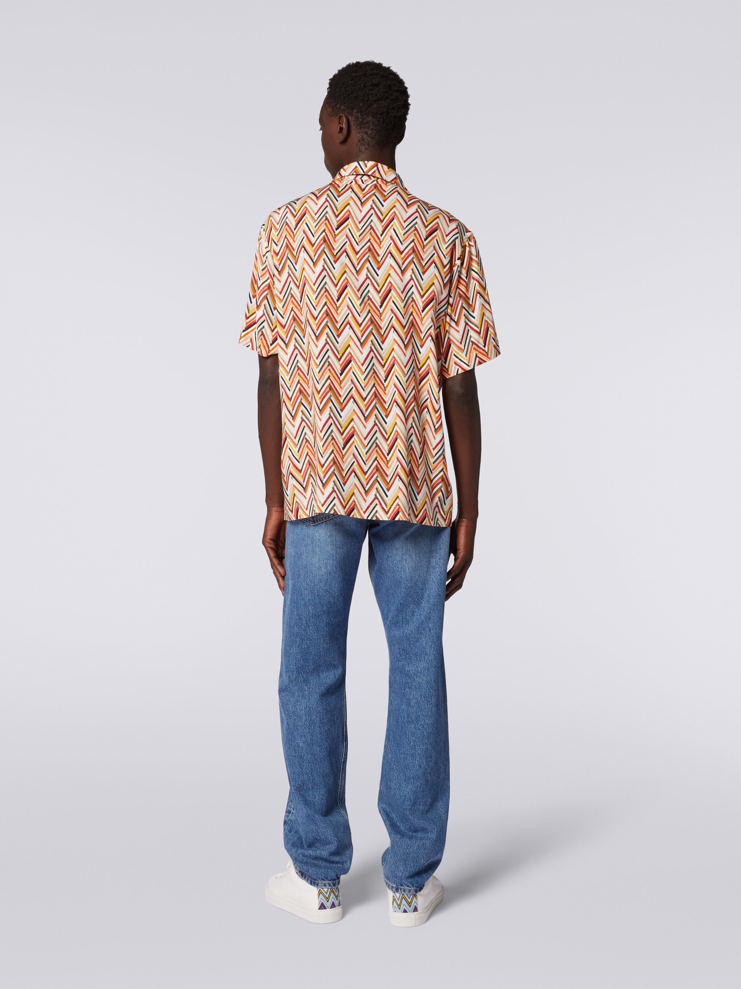 Camisa de manga corta de viscosa con estampado zigzag, Multicolor  - 3