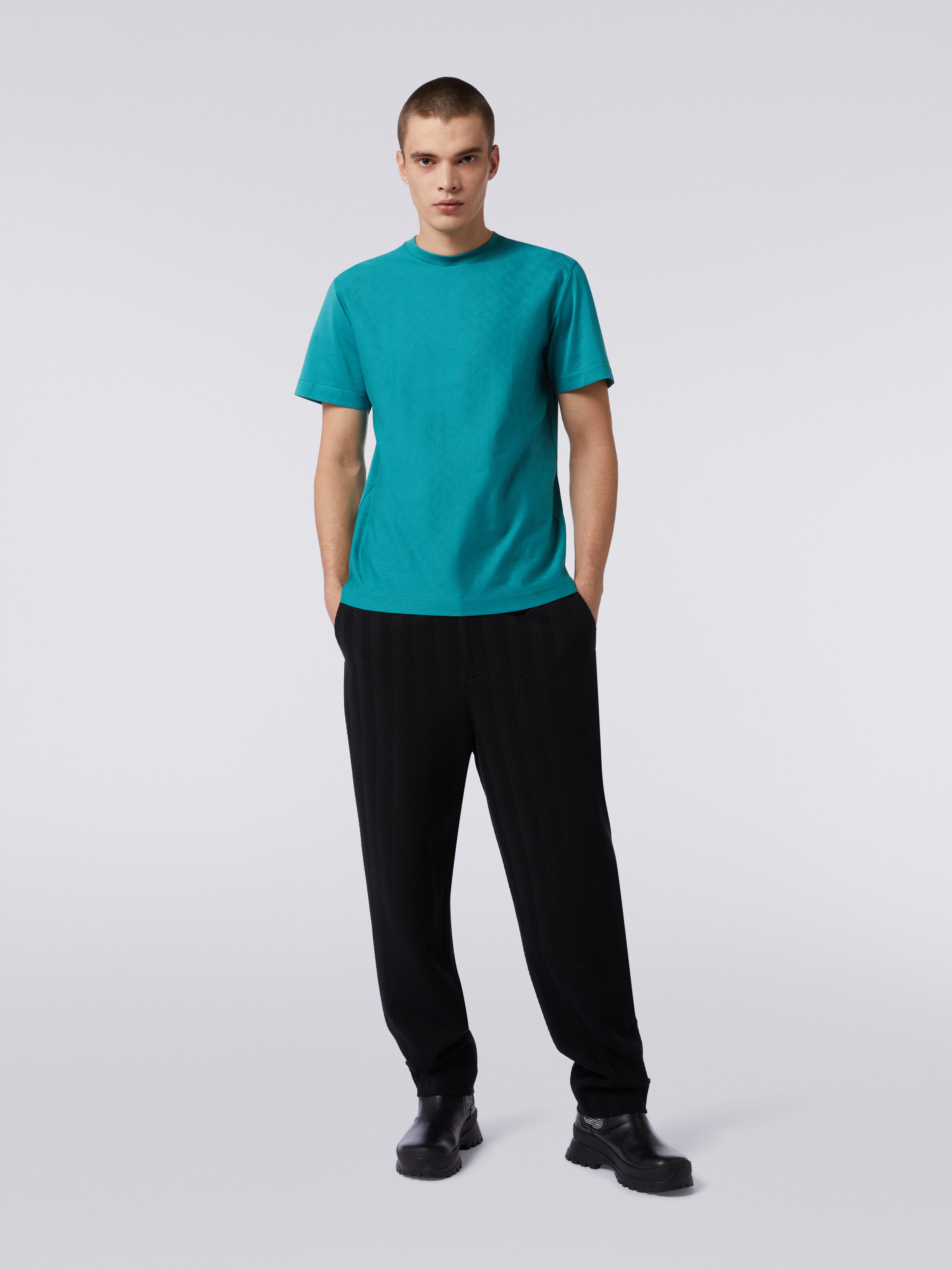 Kurzärmeliges Baumwoll-T-Shirt mit Zickzackmuster, Grün  - 1