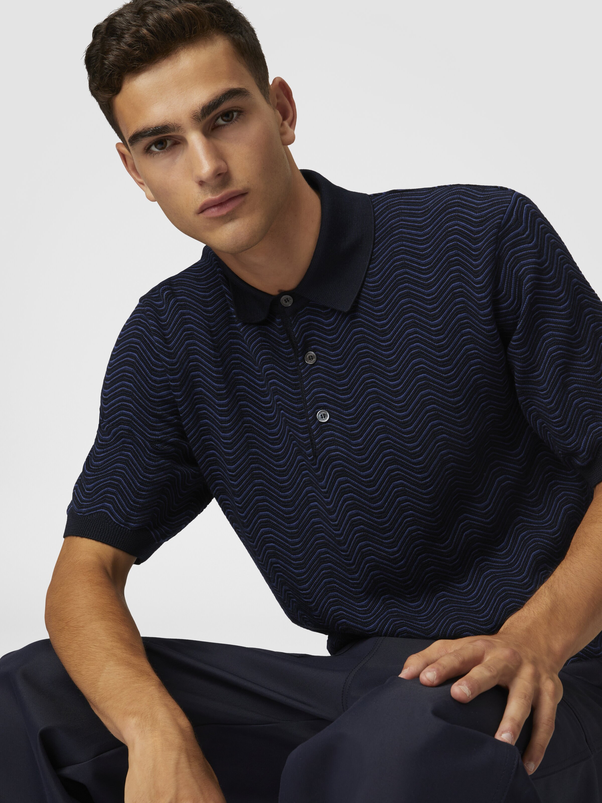 Polo de lana virgen y viscosa con motivo de ondas, Azul Oscuro - 3