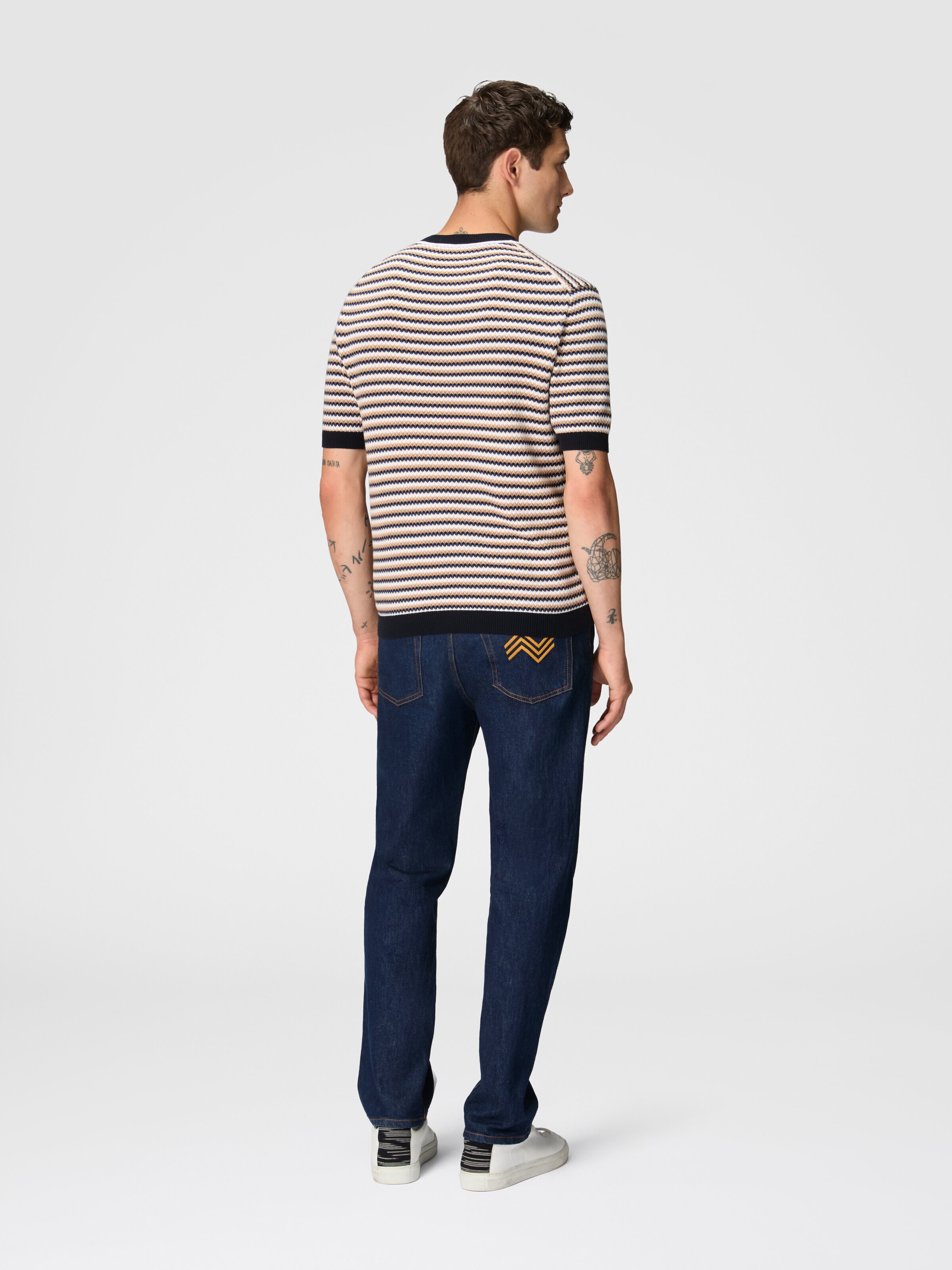 T-shirt in maglia di cotone zig zag con profili a contrasto, Beige & Blu - 2