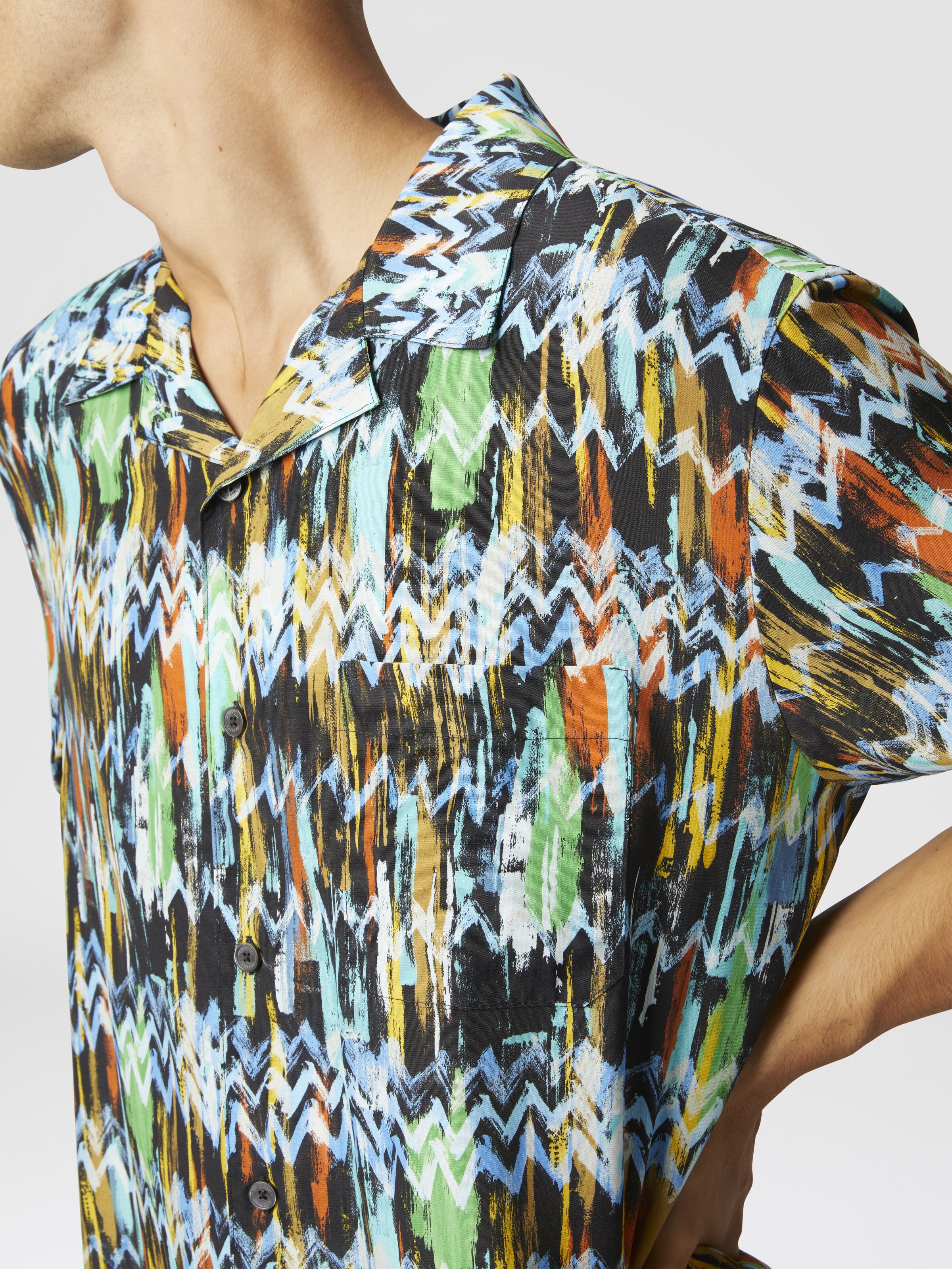 Viscose bowling shirt with zig zag print brushed effect, Black Multicoloured  - 4