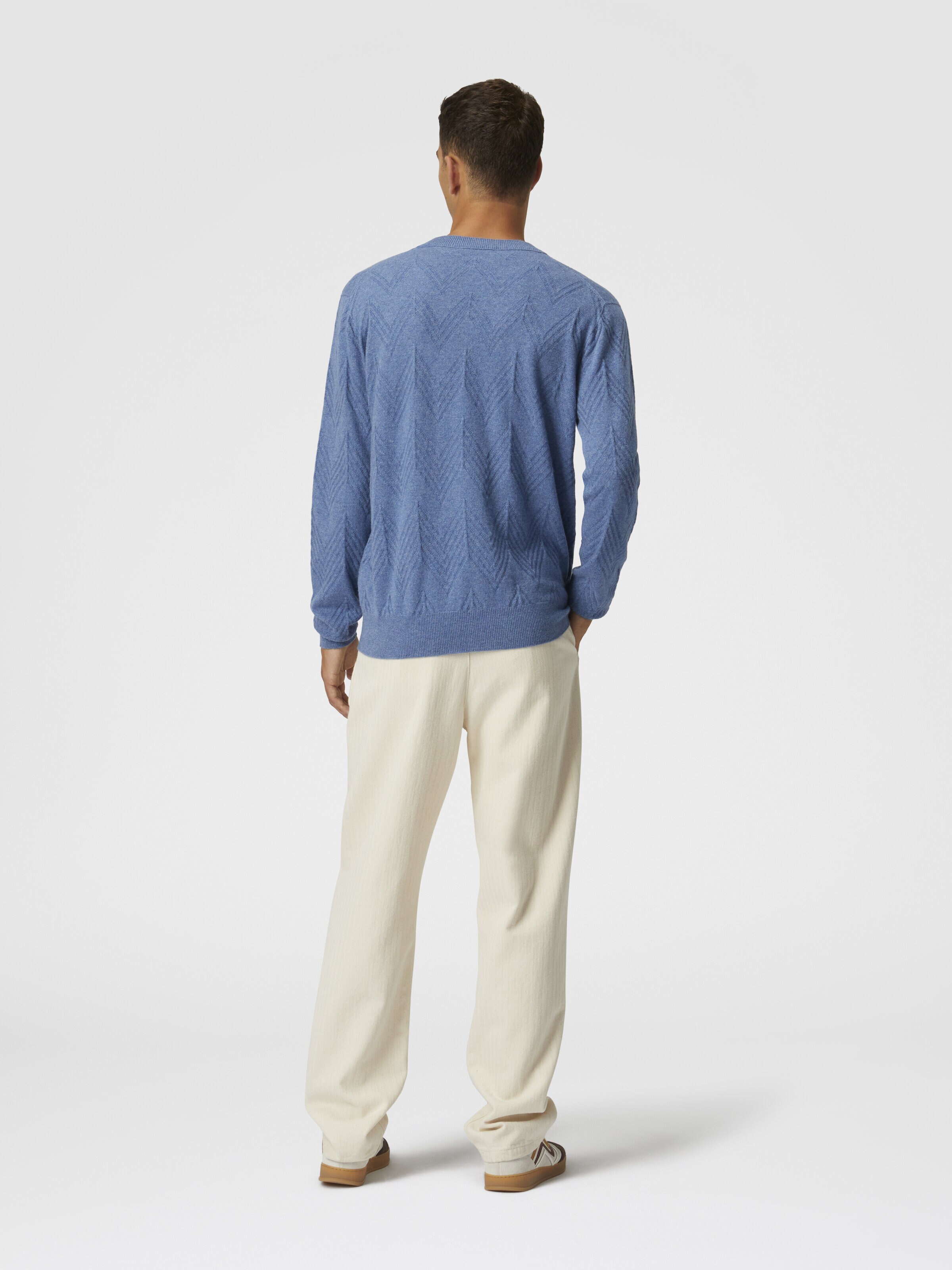 Tonal cashmere V-neck and zigzag pullover, Blue - 2