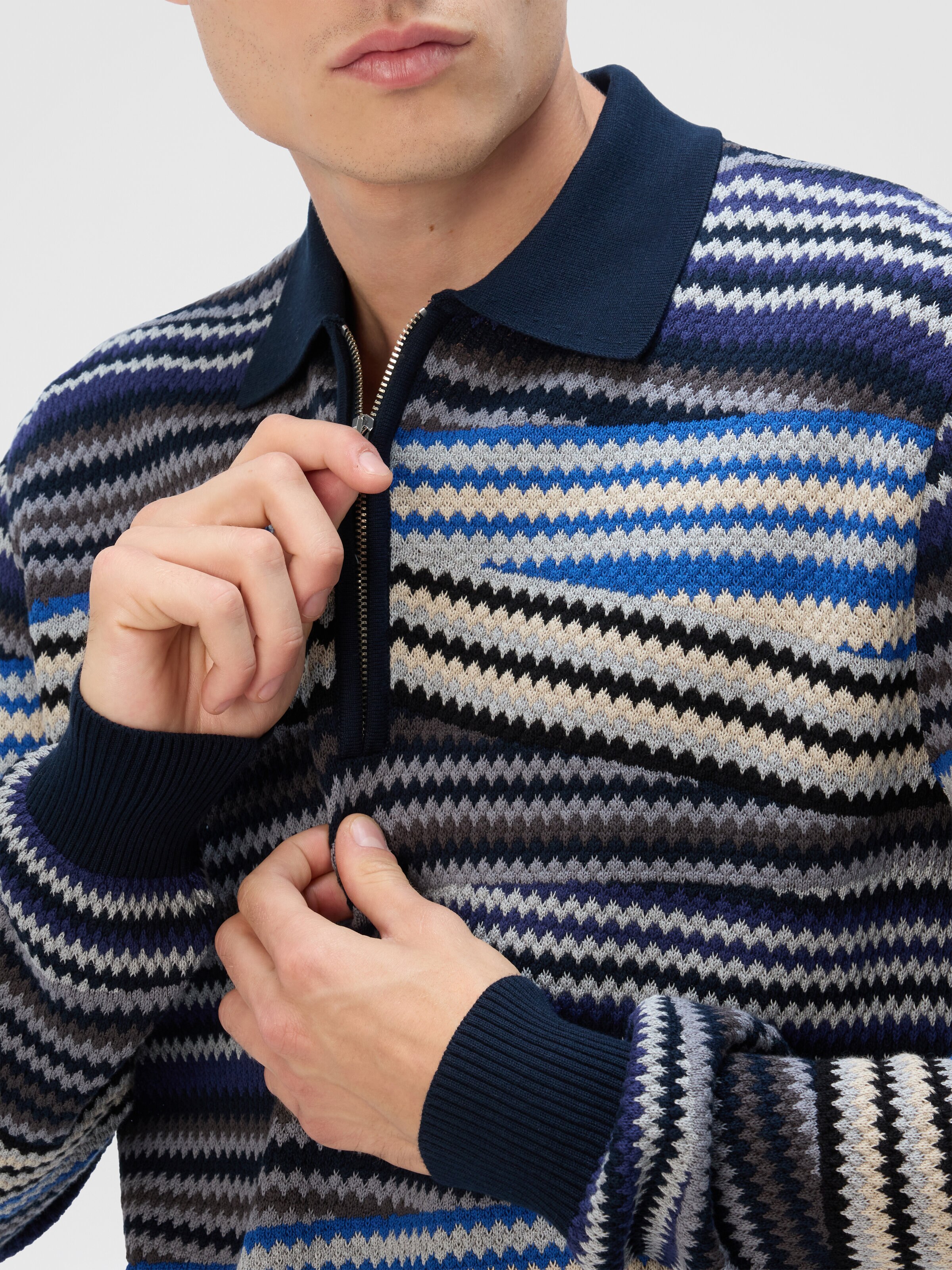 Long Sleeve Polo with Zip and Striped Zigzag Pattern, Blue - 4
