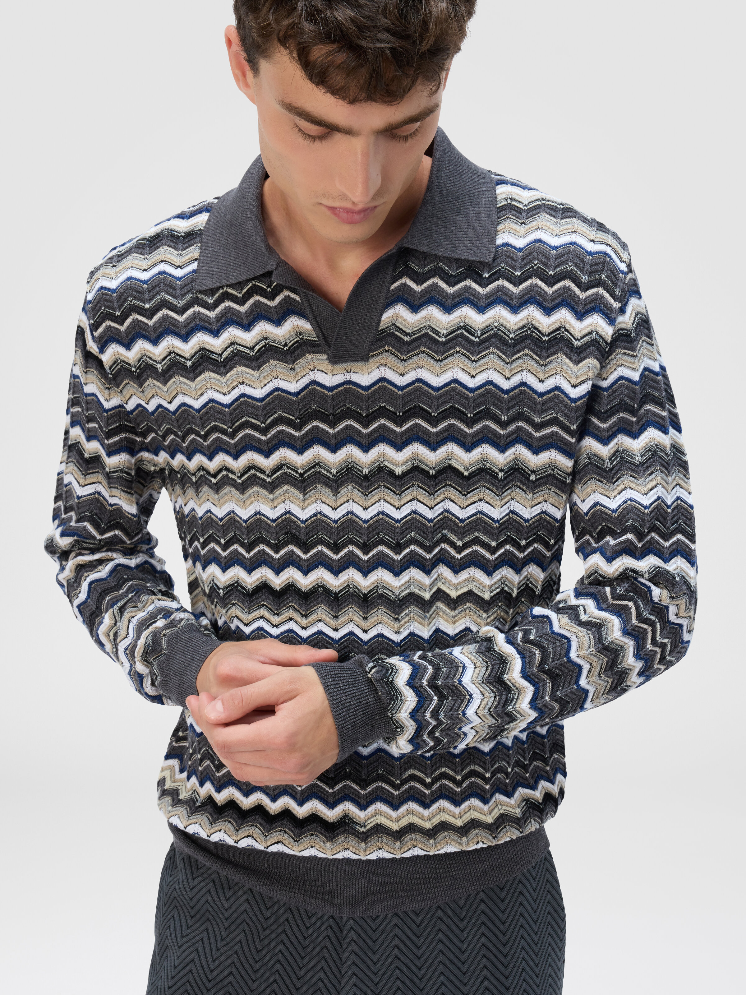 Polo de manga larga con escote en V zigzag, Gris & Beige - 3