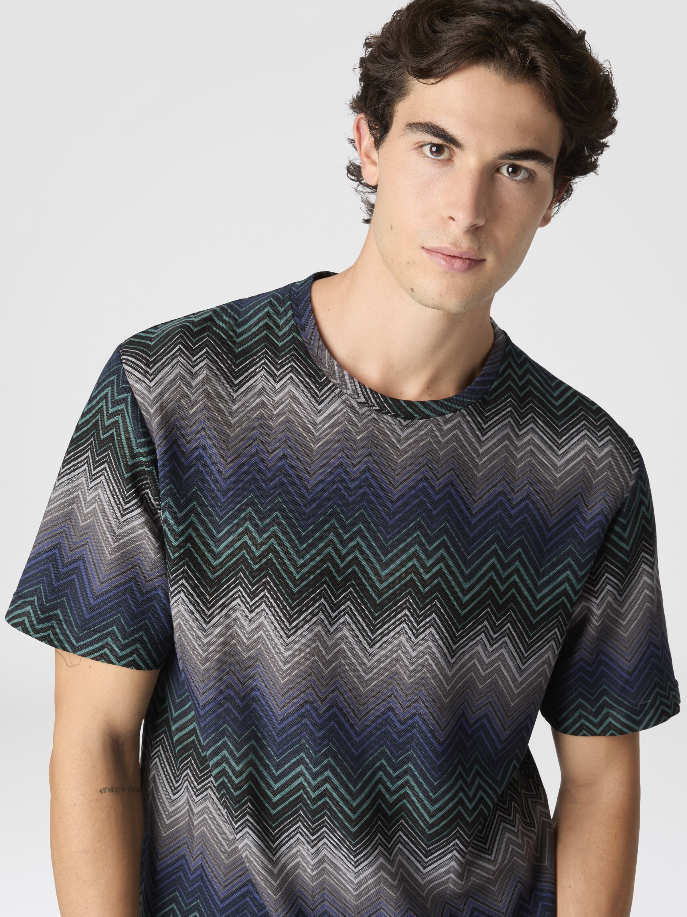 Crew Neck T-Shirt with Irregular Zigzag, Blue & Green - 3