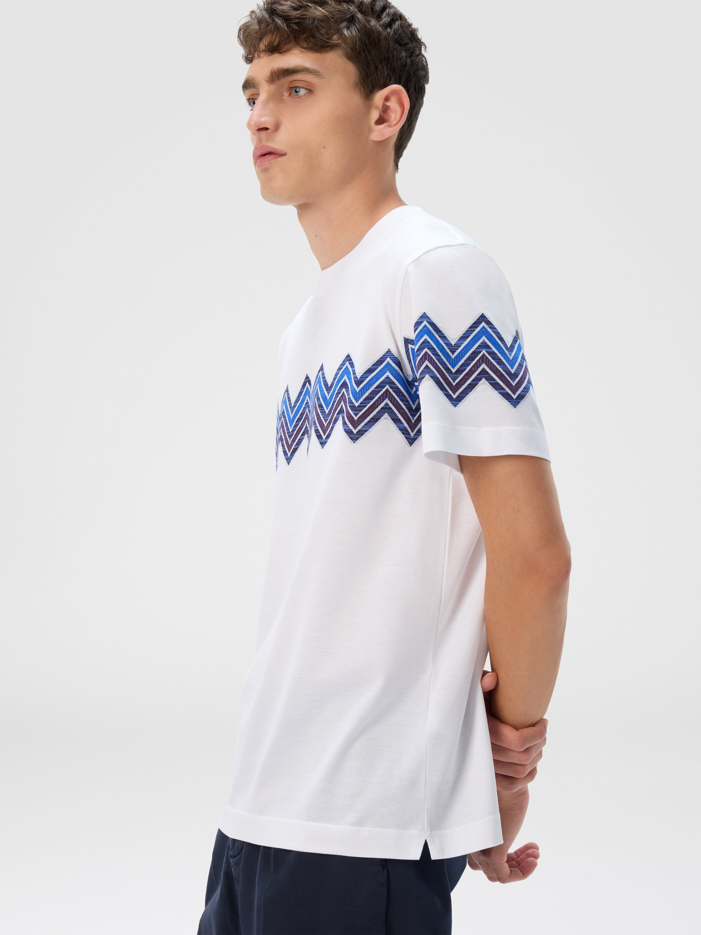 T-Shirt with Maxi Chevron Insert, White  - 3