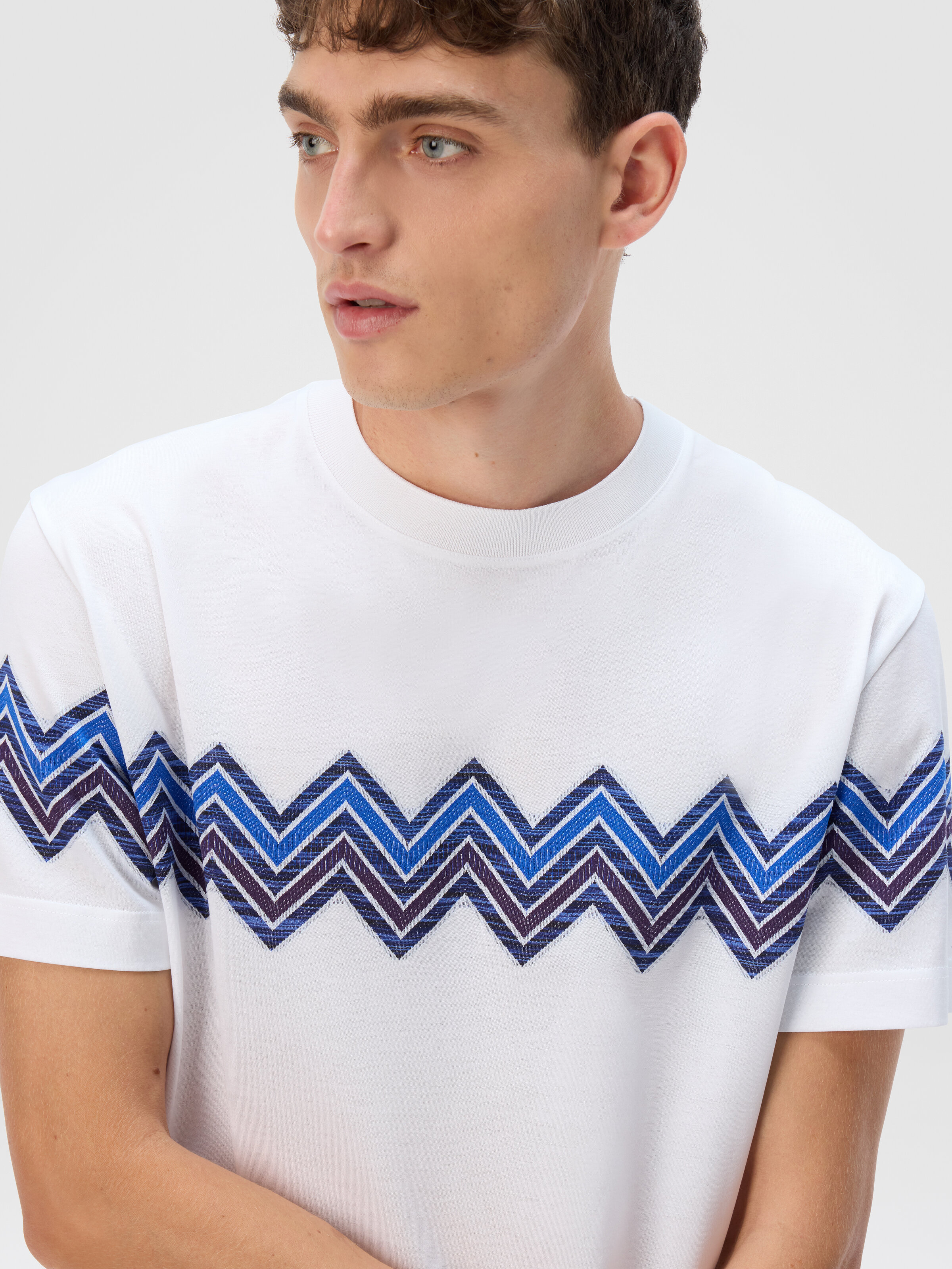 T-Shirt with Maxi Chevron Insert, White  - 4