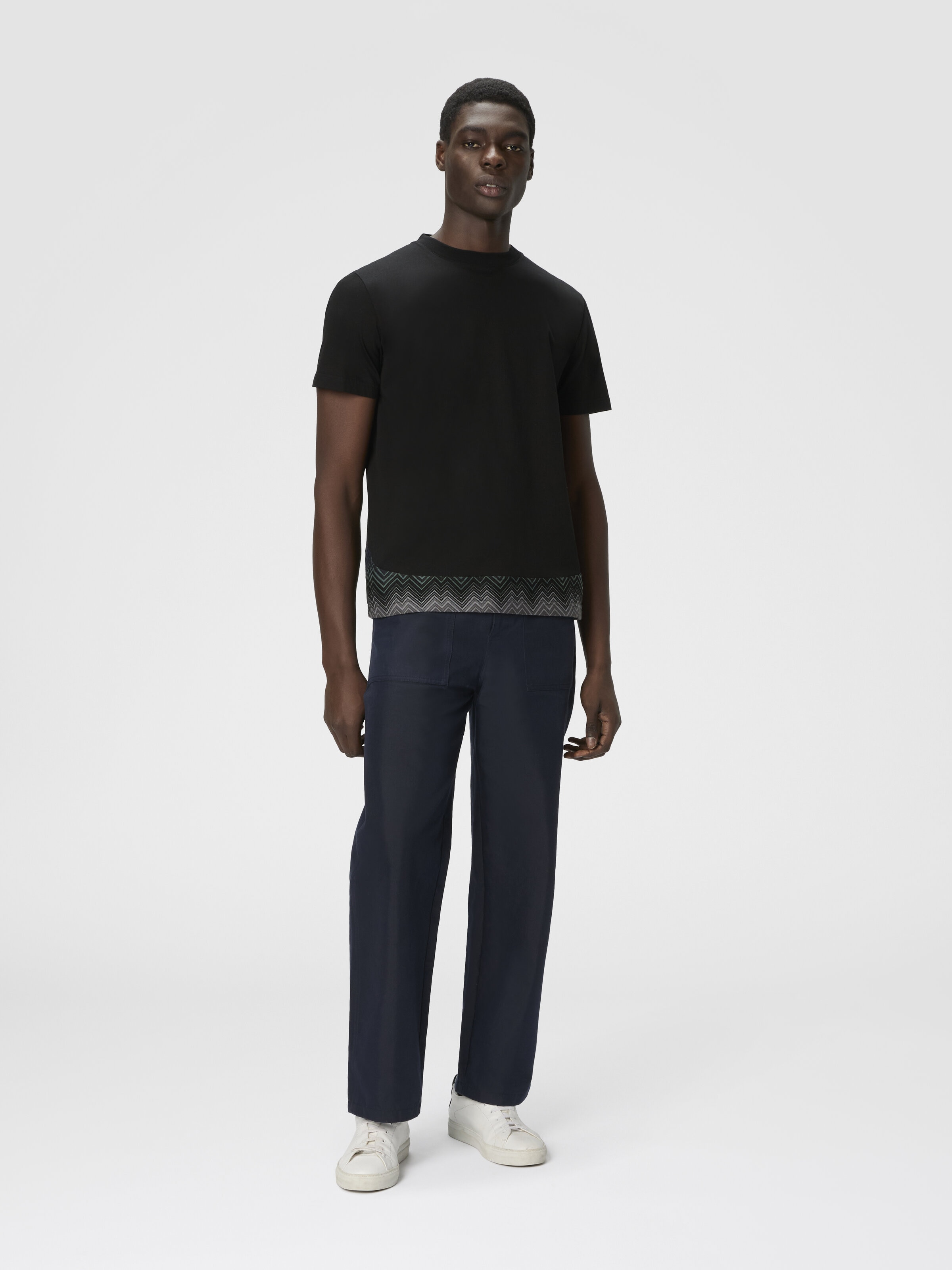 T-shirt manches courtes avec insert zigzag irrégulier, Noir - 1