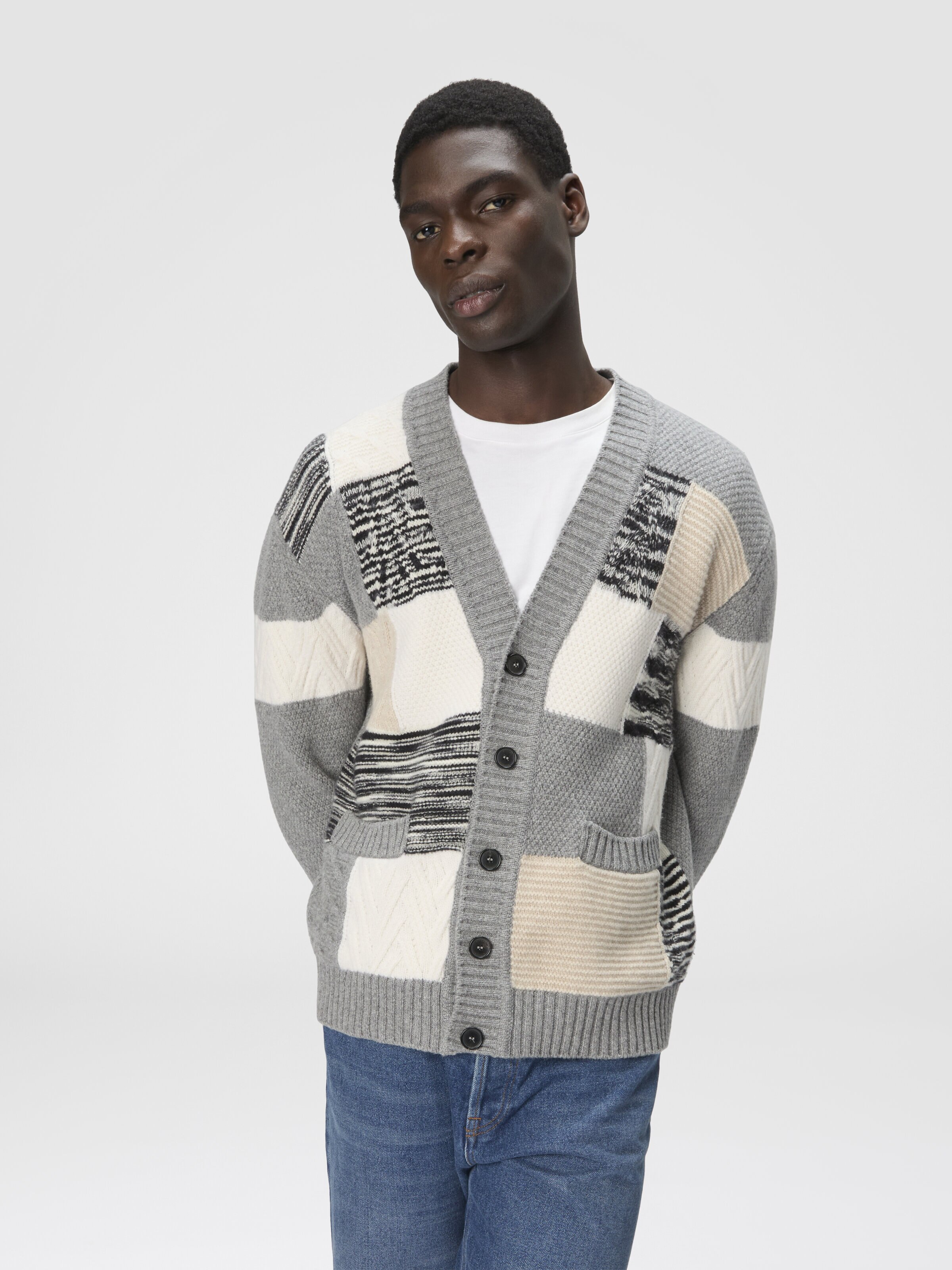 The Cardigan in Pure Wool with Flame and Zigzag Inserts, Beige & Grey - 3