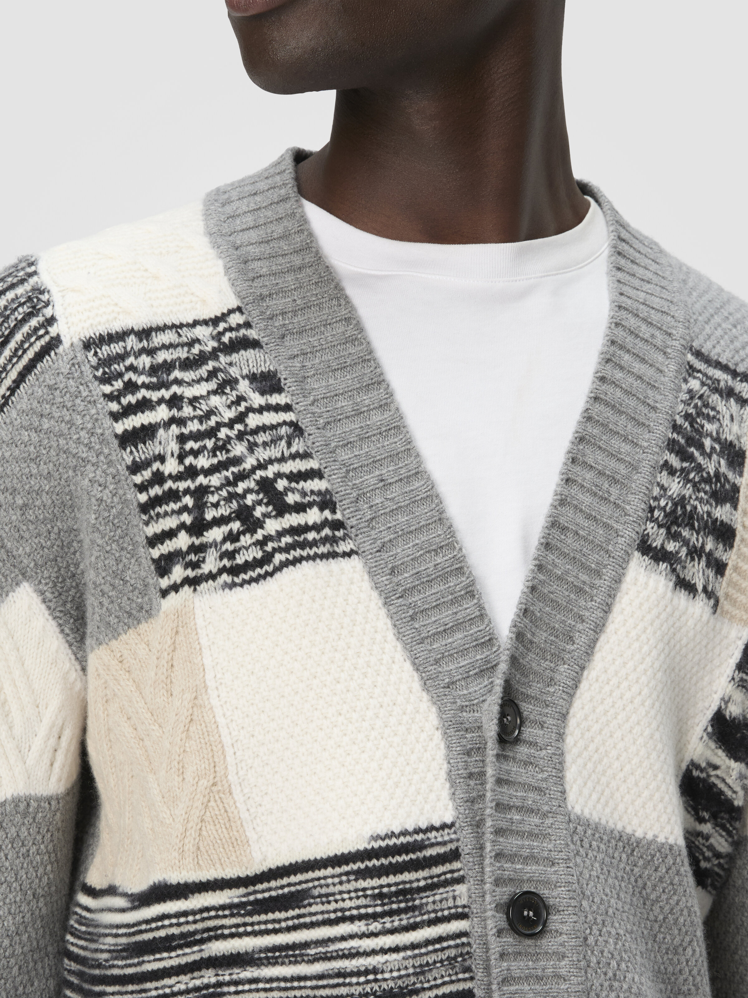 The Cardigan in Pure Wool with Flame and Zigzag Inserts, Beige & Grey - 4