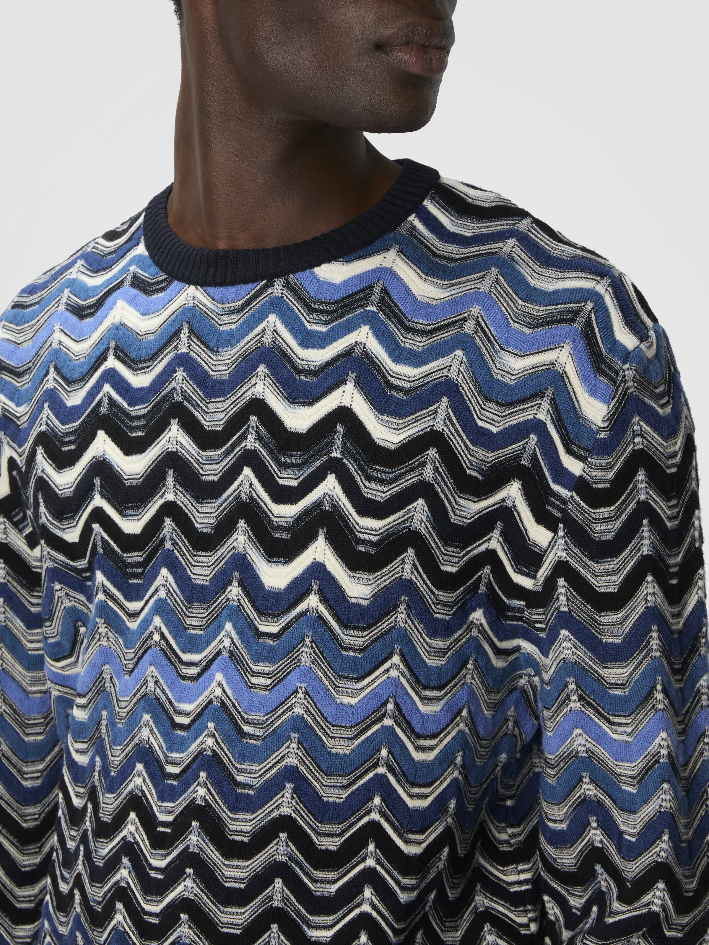 Crew Neck Sweater with Geometric Zigzag Pattern, Blue - 4