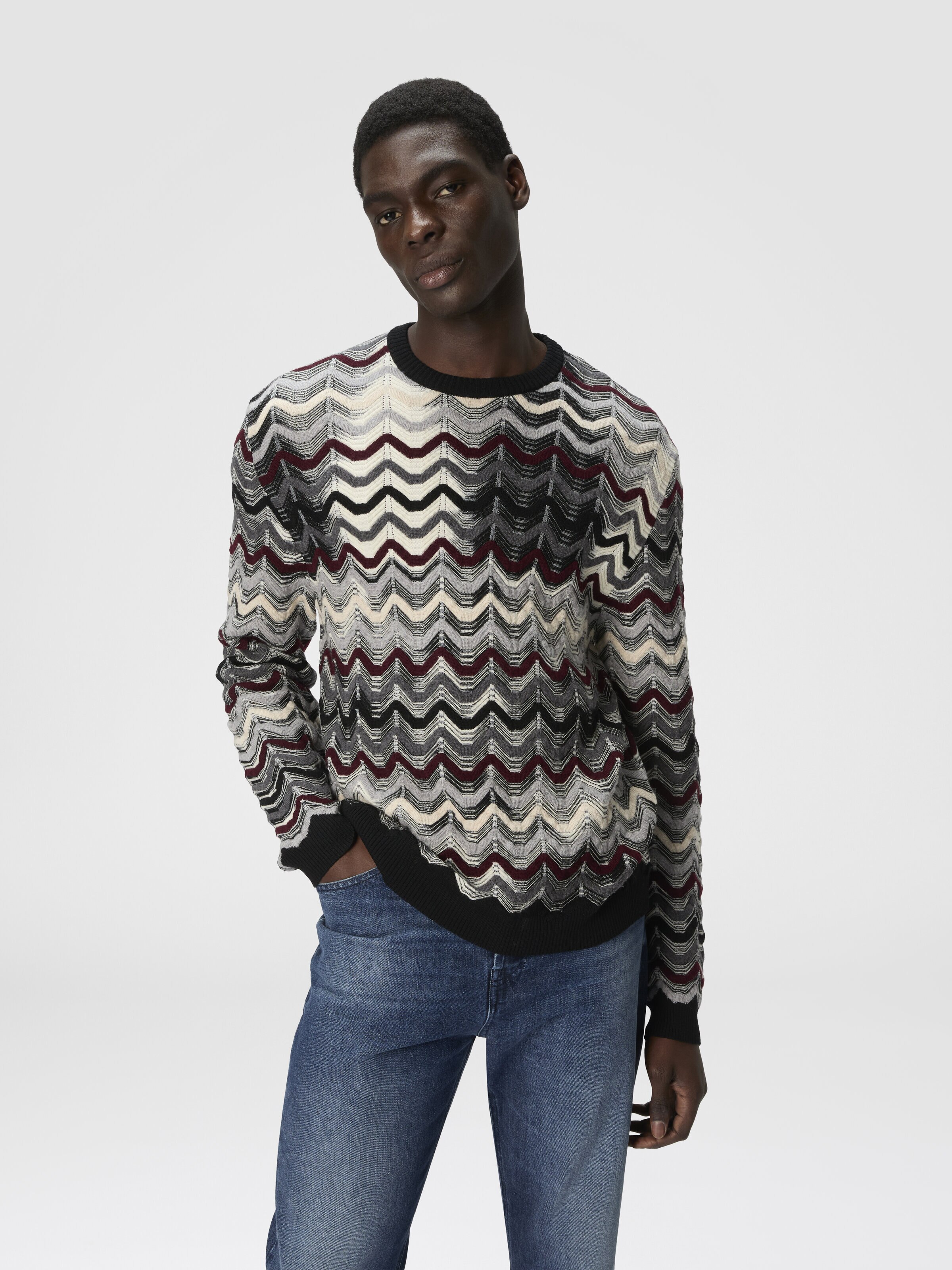 Maglia girocollo  con motivo zig zag geometrico, Grigio & Rosso  - 3