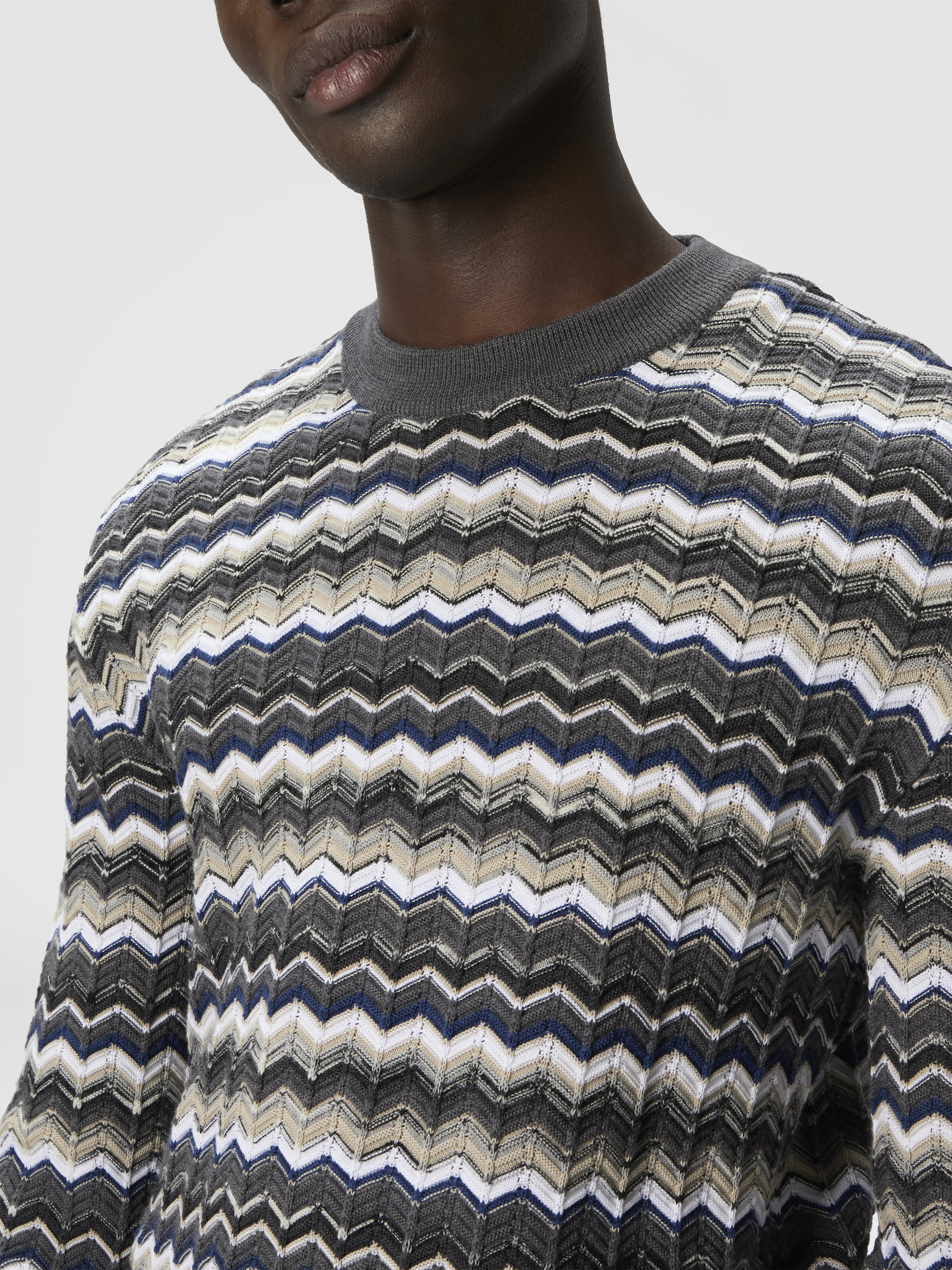 Crew Neck Sweater with Zigzag Pattern, Grey & Beige - 4