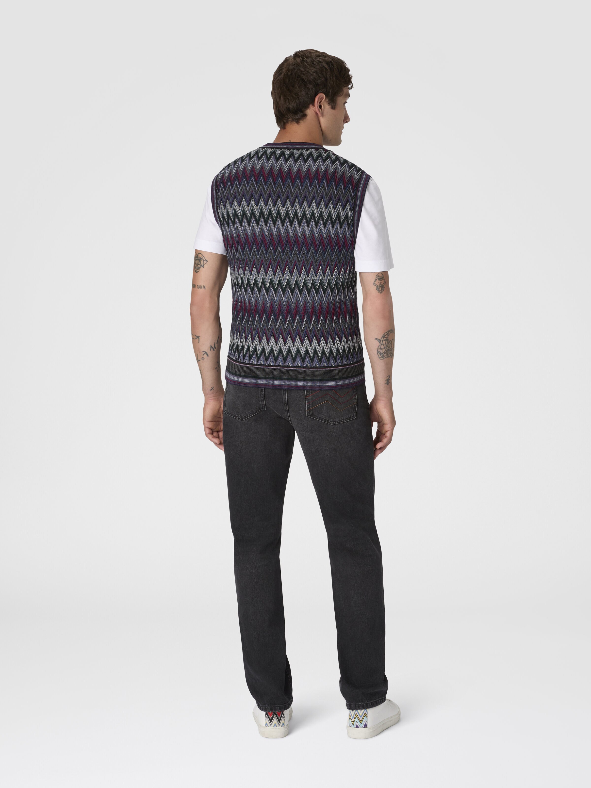 V-Neck Vest with Zigzag Pattern, Multicoloured  - 2