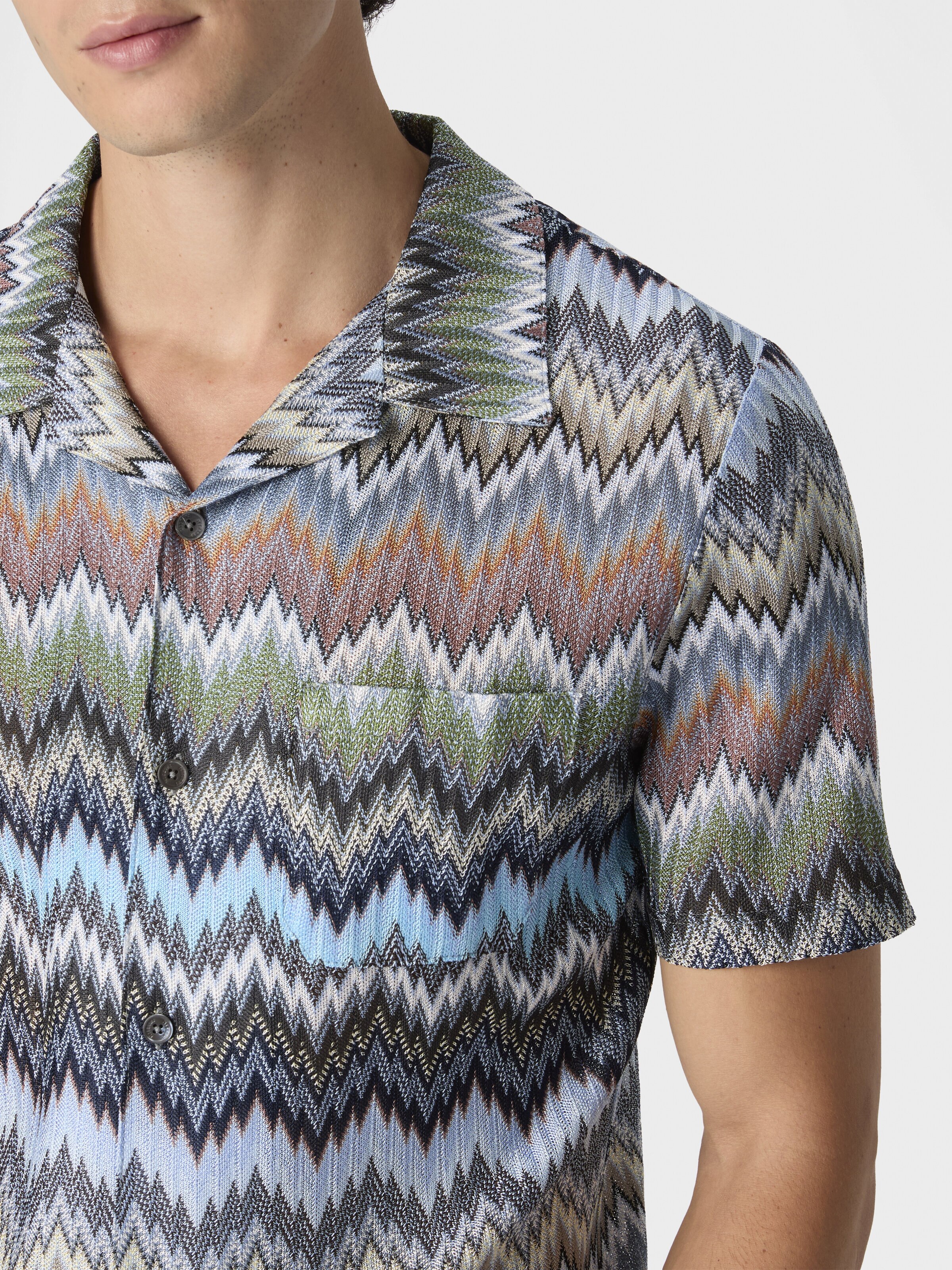 Camisa de manga corta en viscosa con motivo de chevron y serpiente, Beige& Blanco  - 4